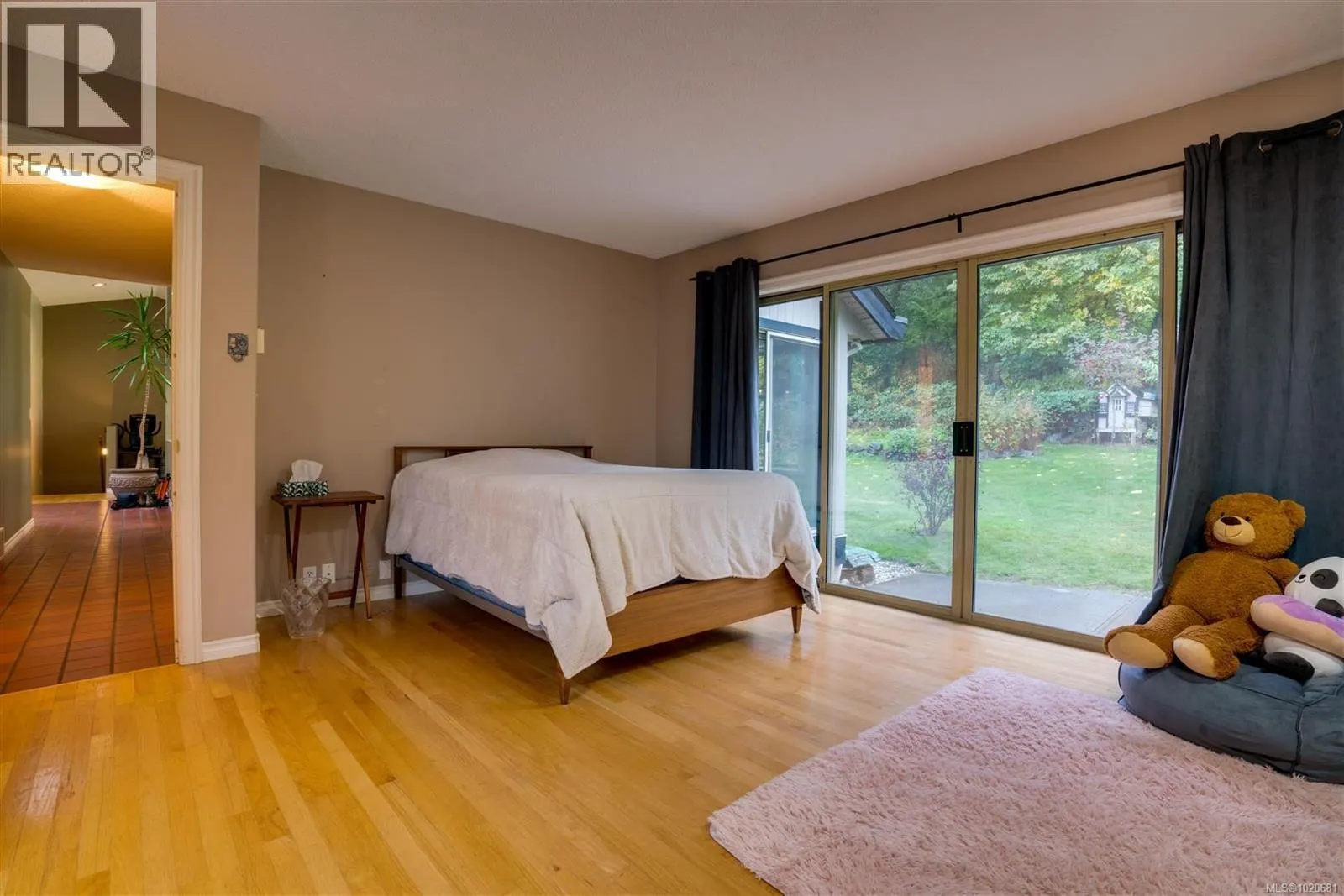 2310 Garry Oak Dr