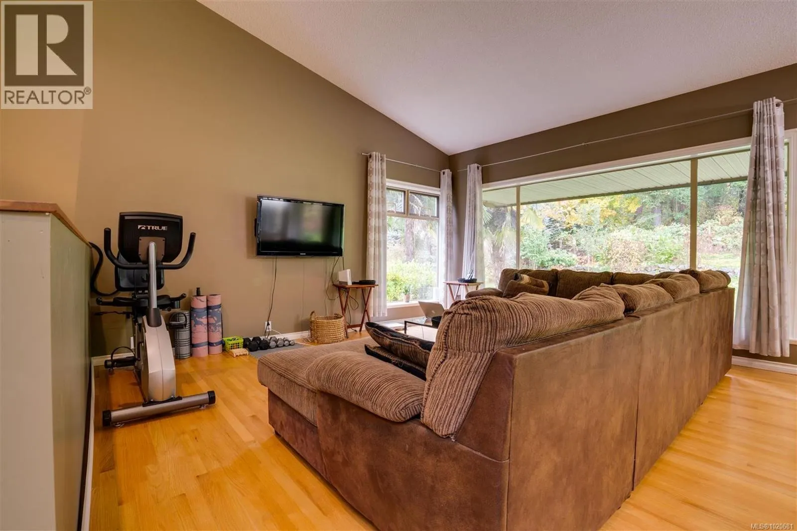 2310 Garry Oak Dr