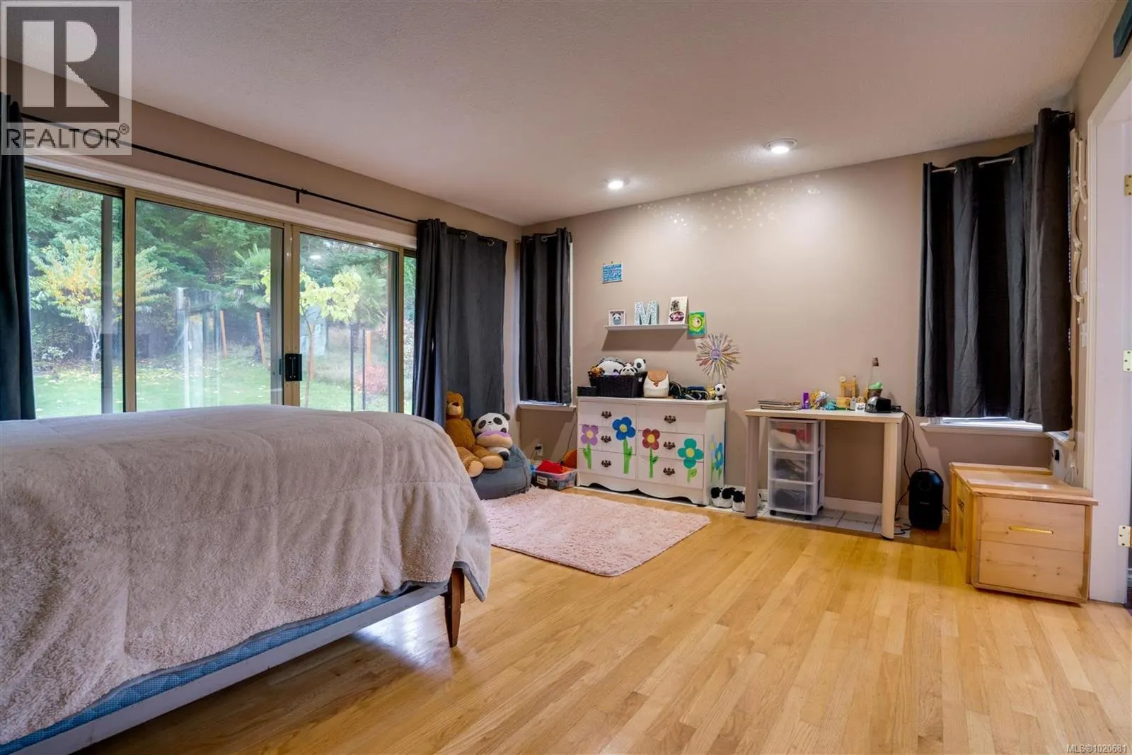 2310 Garry Oak Dr
