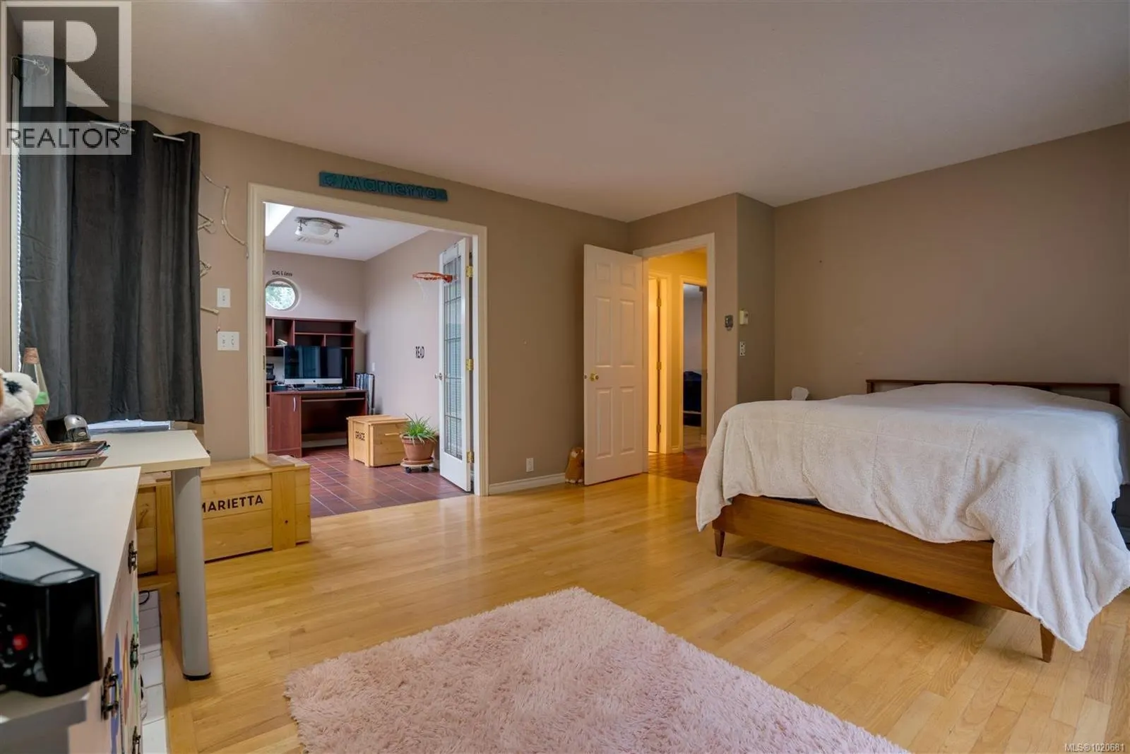 2310 Garry Oak Dr