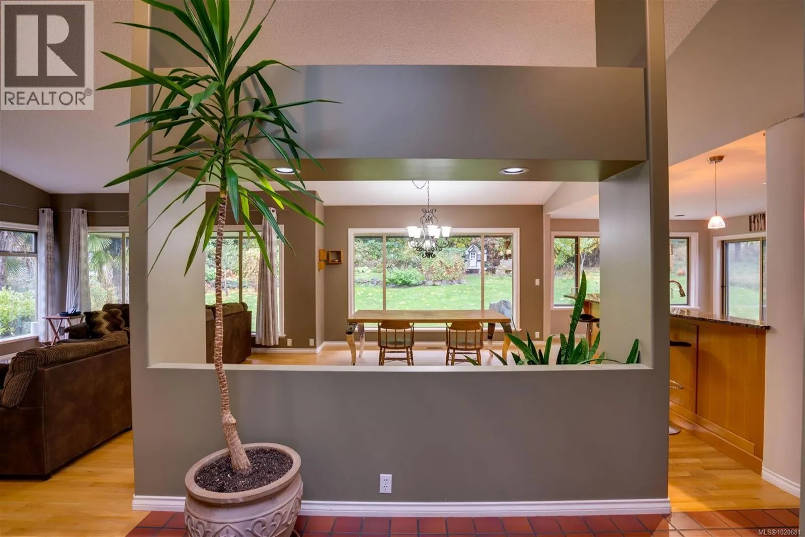 2310 Garry Oak Dr