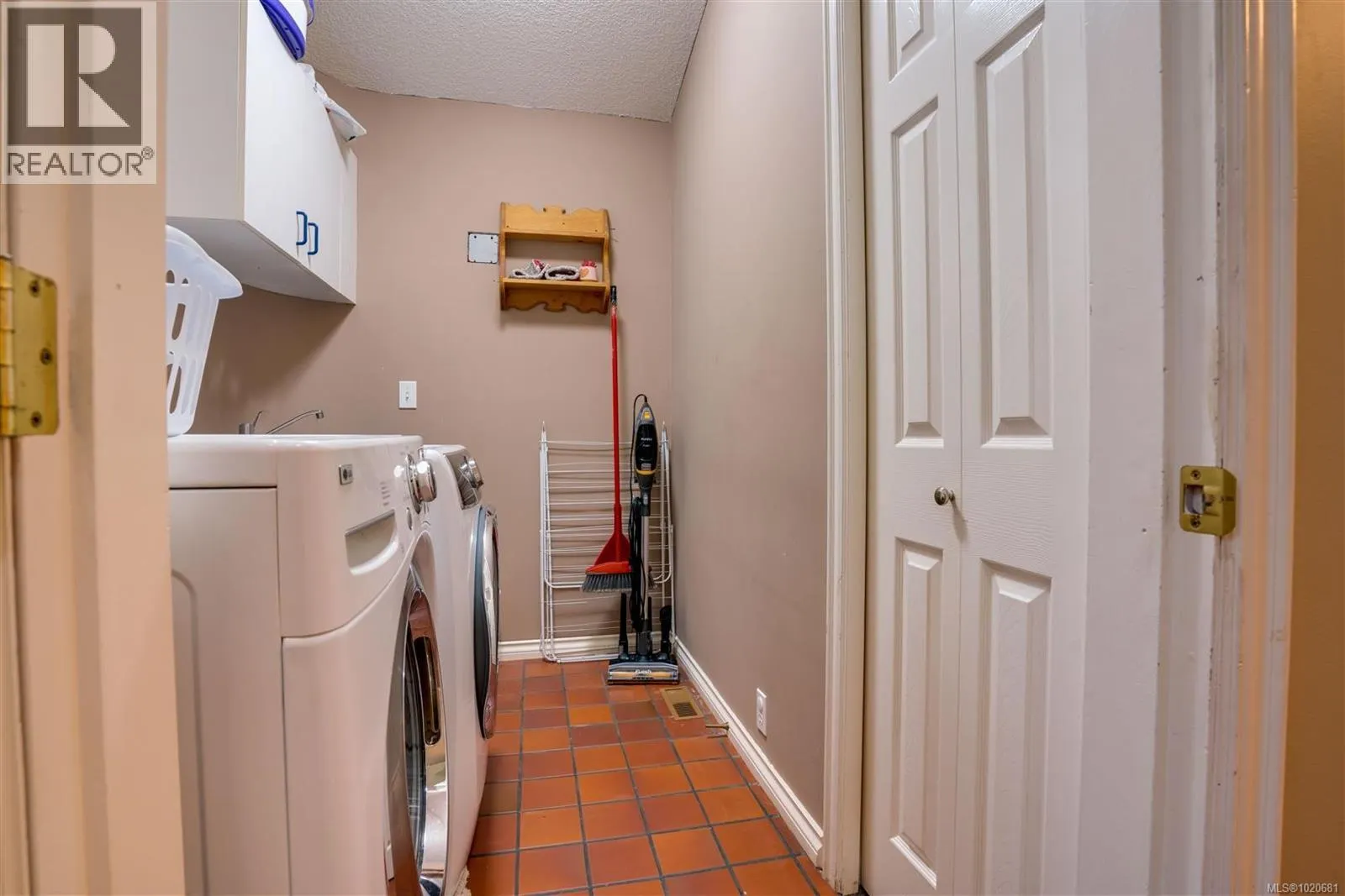 2310 Garry Oak Dr
