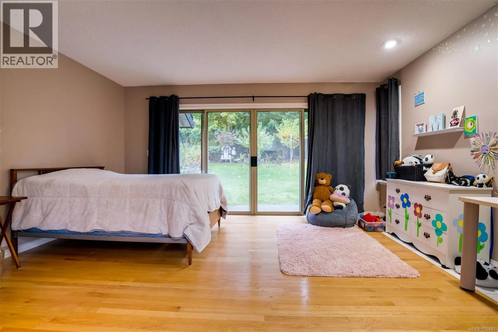 2310 Garry Oak Dr