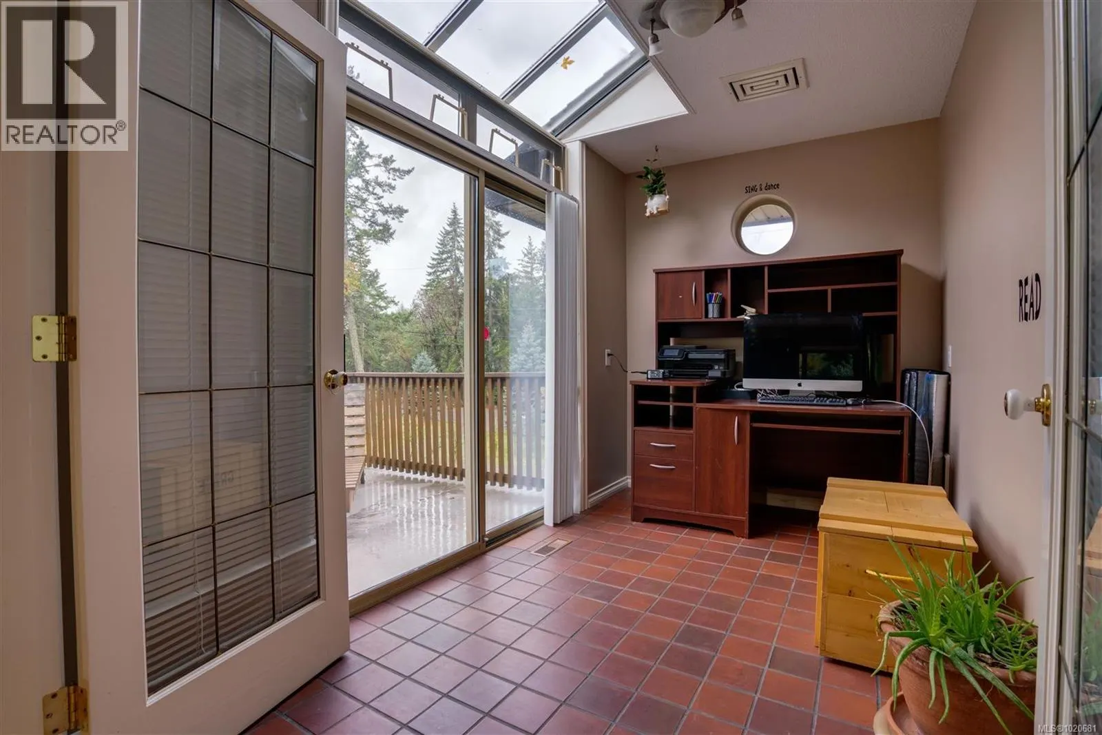 2310 Garry Oak Dr