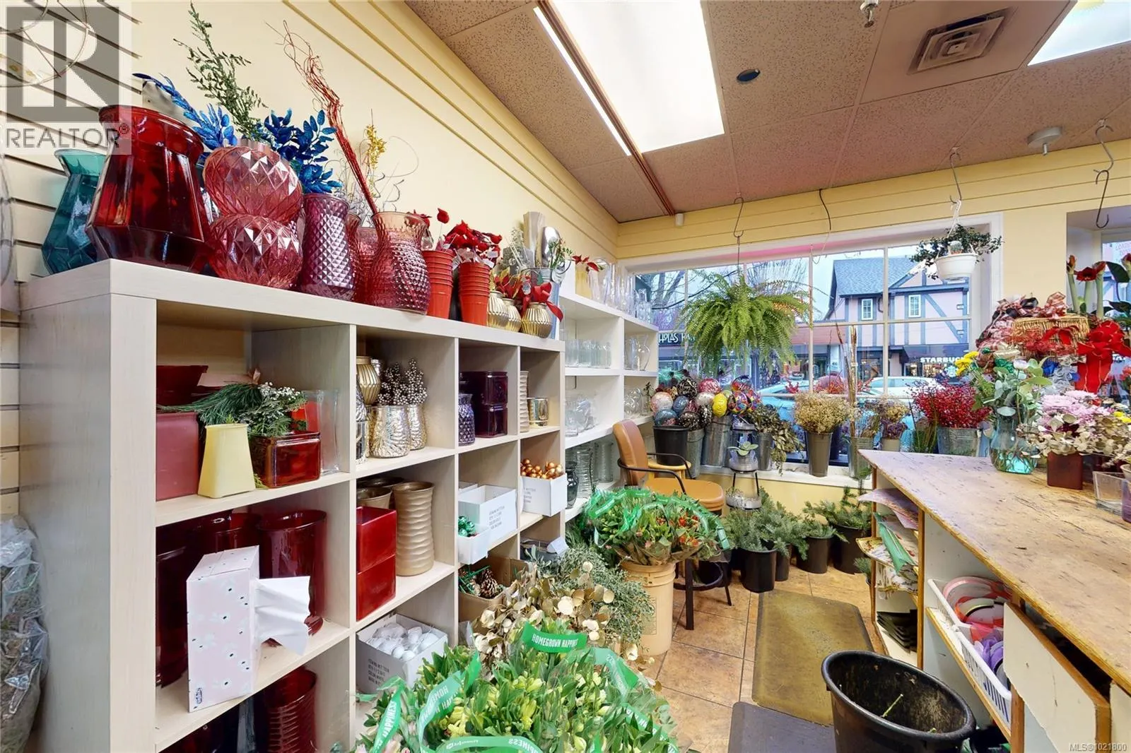 102 2187 Oak Bay Ave