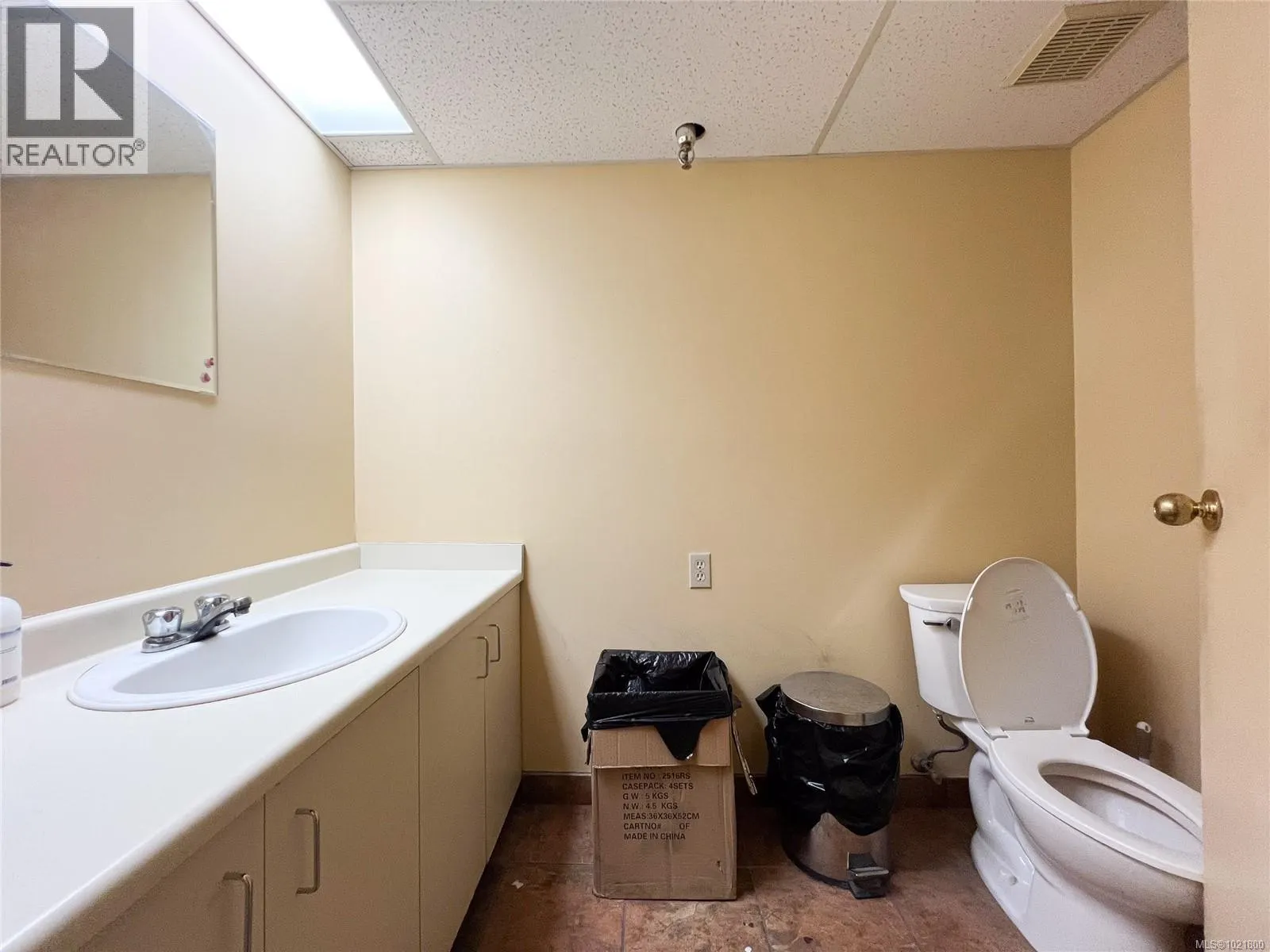 102 2187 Oak Bay Ave