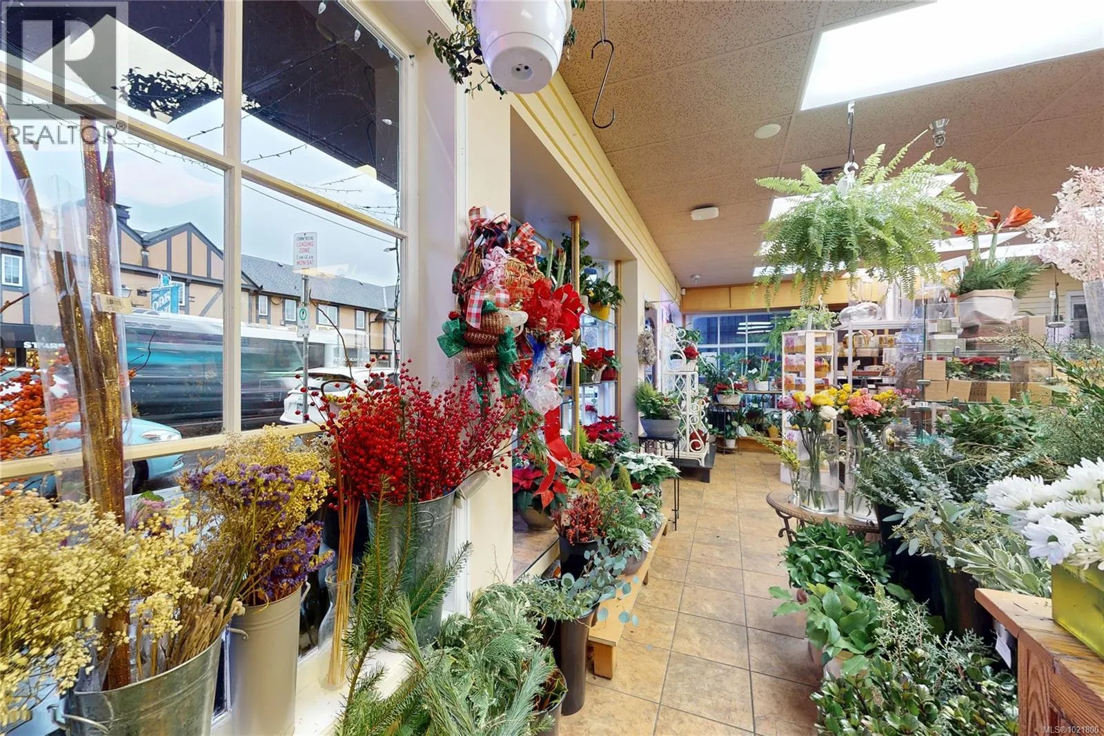 102 2187 Oak Bay Ave
