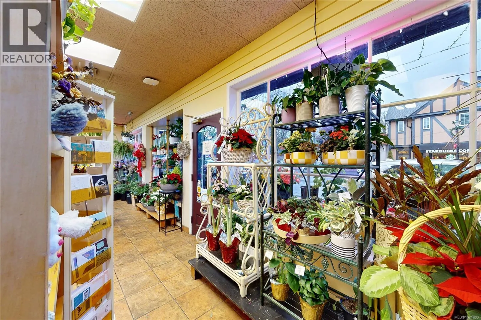 102 2187 Oak Bay Ave