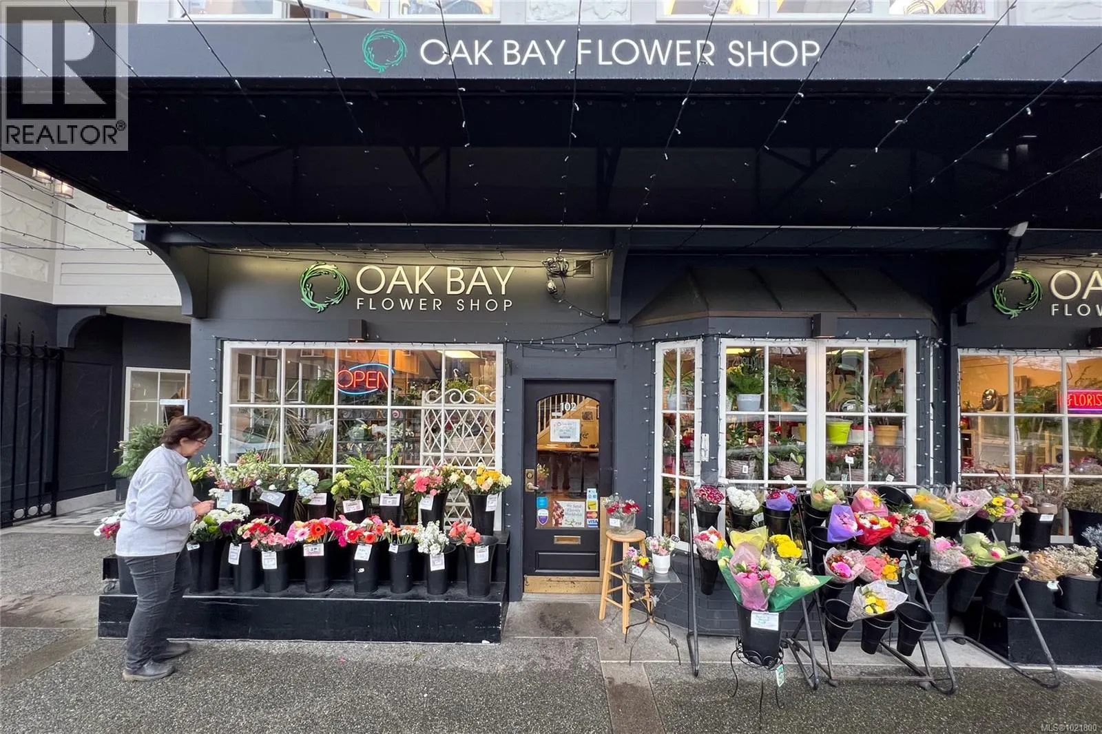 102 2187 Oak Bay Ave
