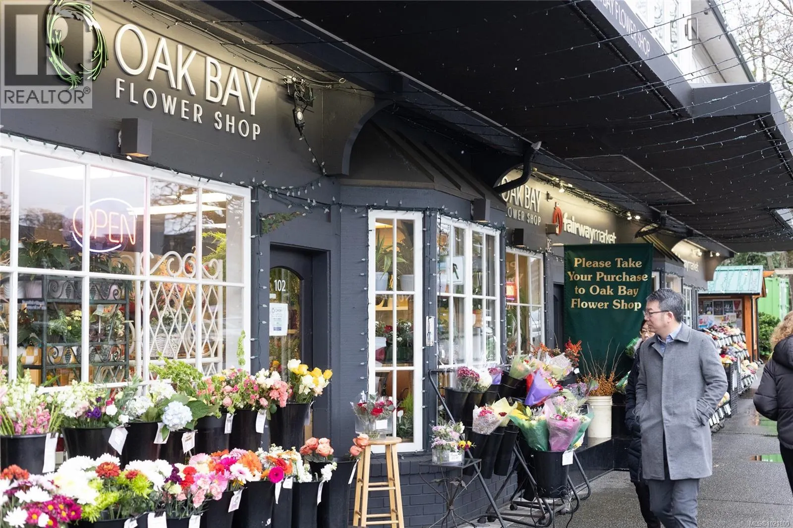 102 2187 Oak Bay Ave