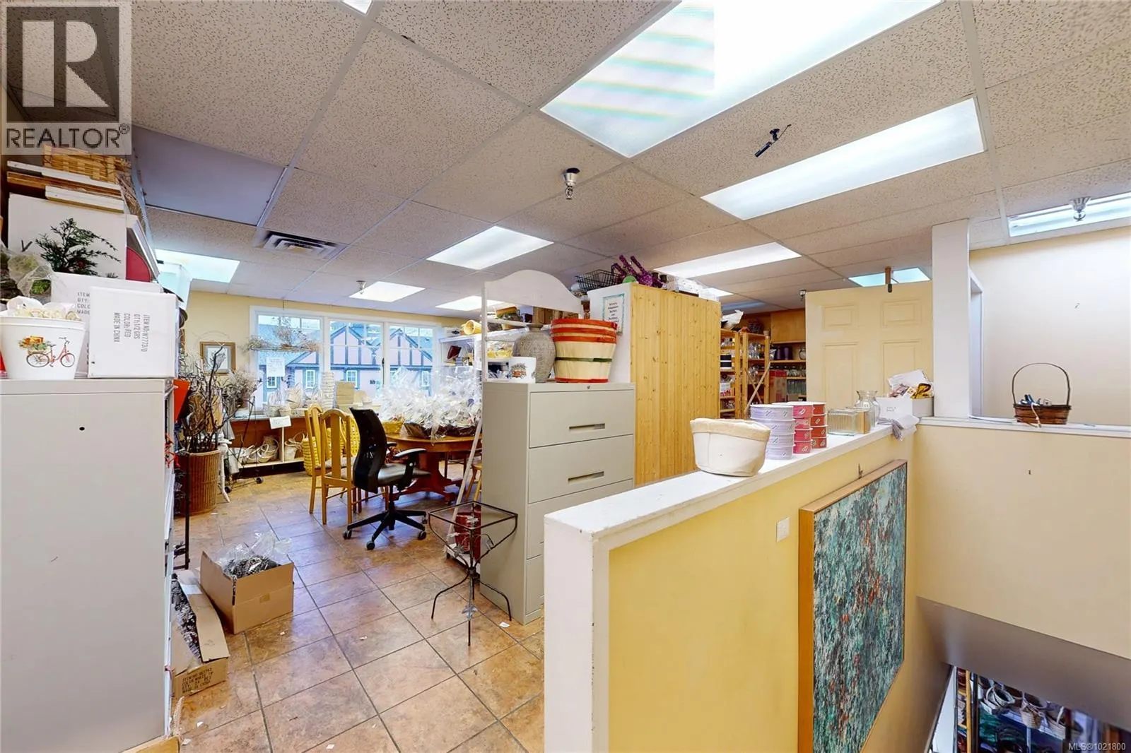 102 2187 Oak Bay Ave