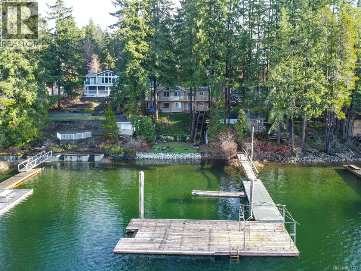 8253 Dickson Dr