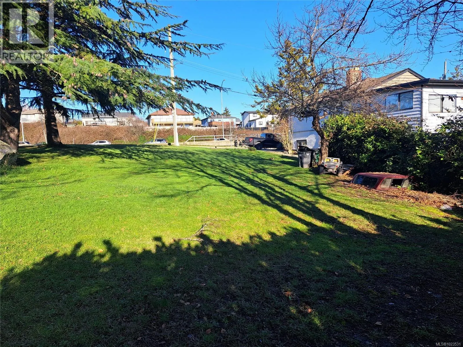 275 Battleford Ave