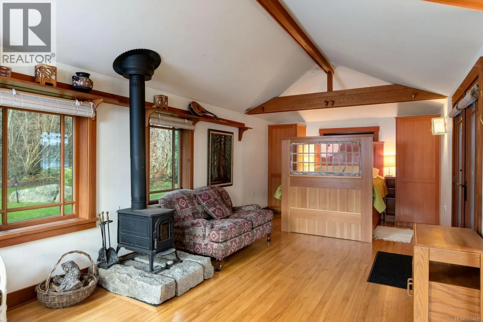 3175 Beach Dr