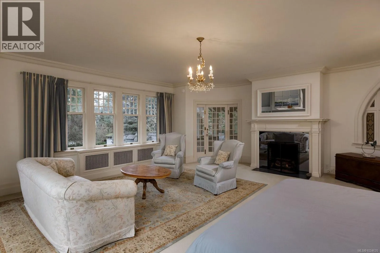 3175 Beach Dr