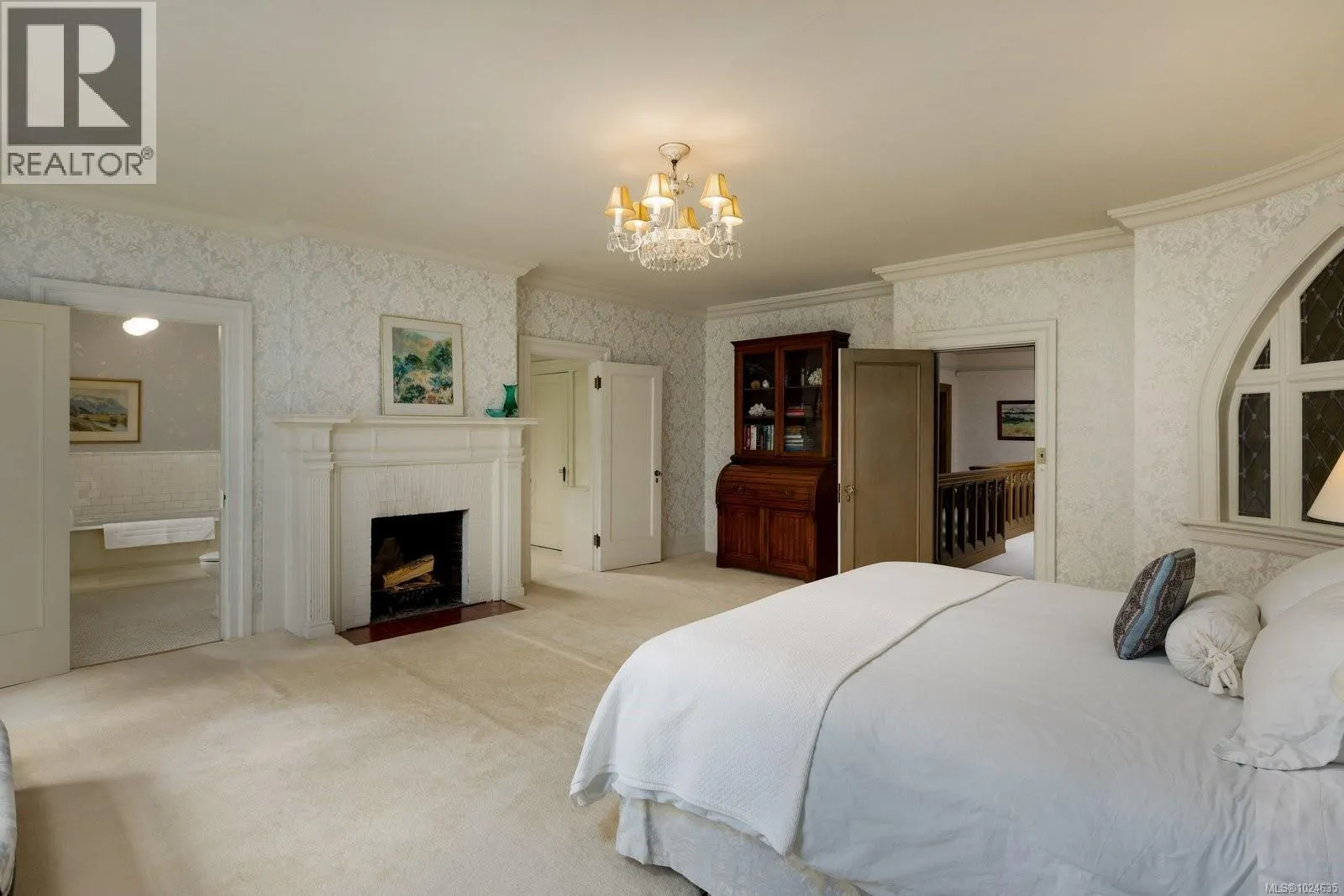 3175 Beach Dr