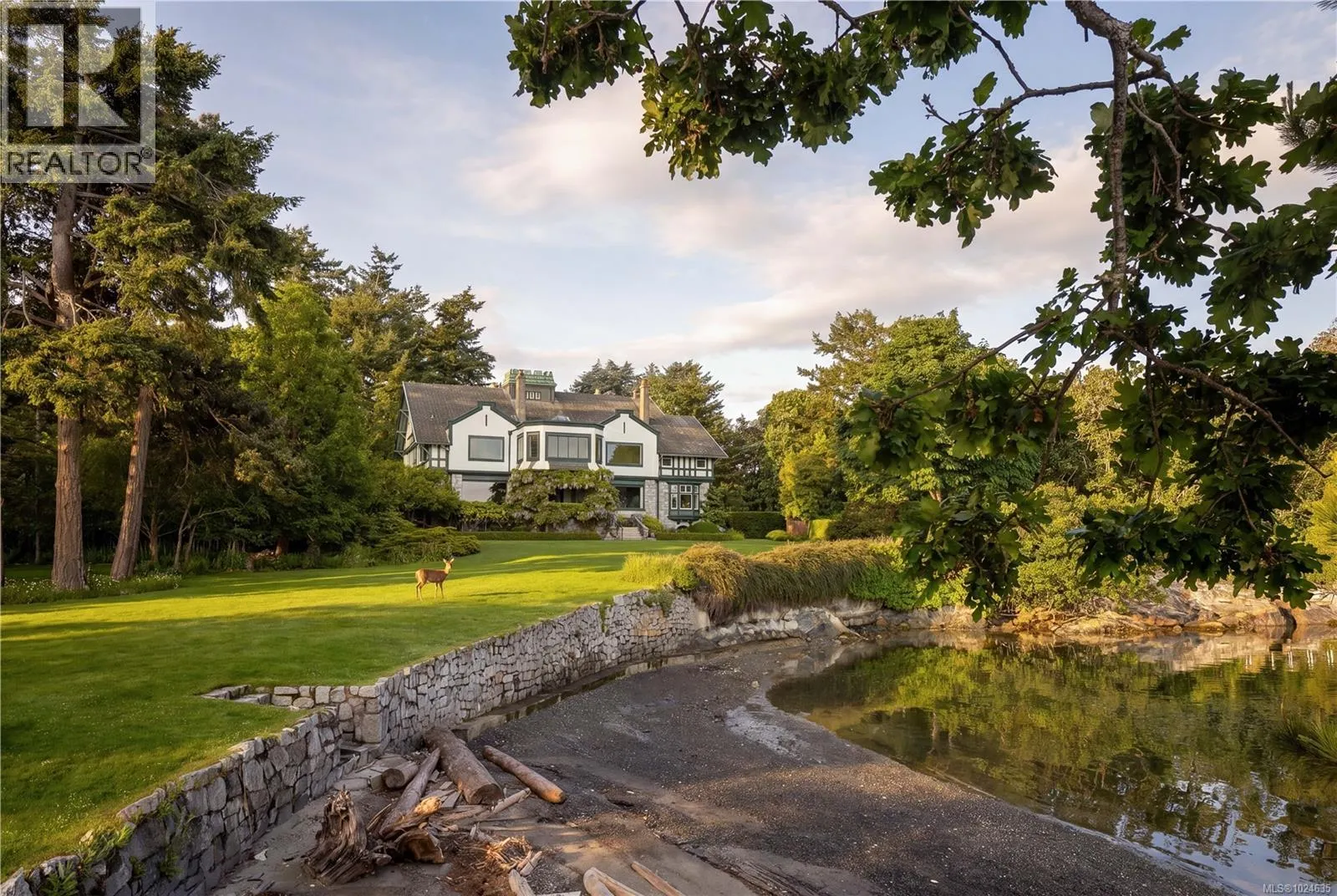 3175 Beach Dr
