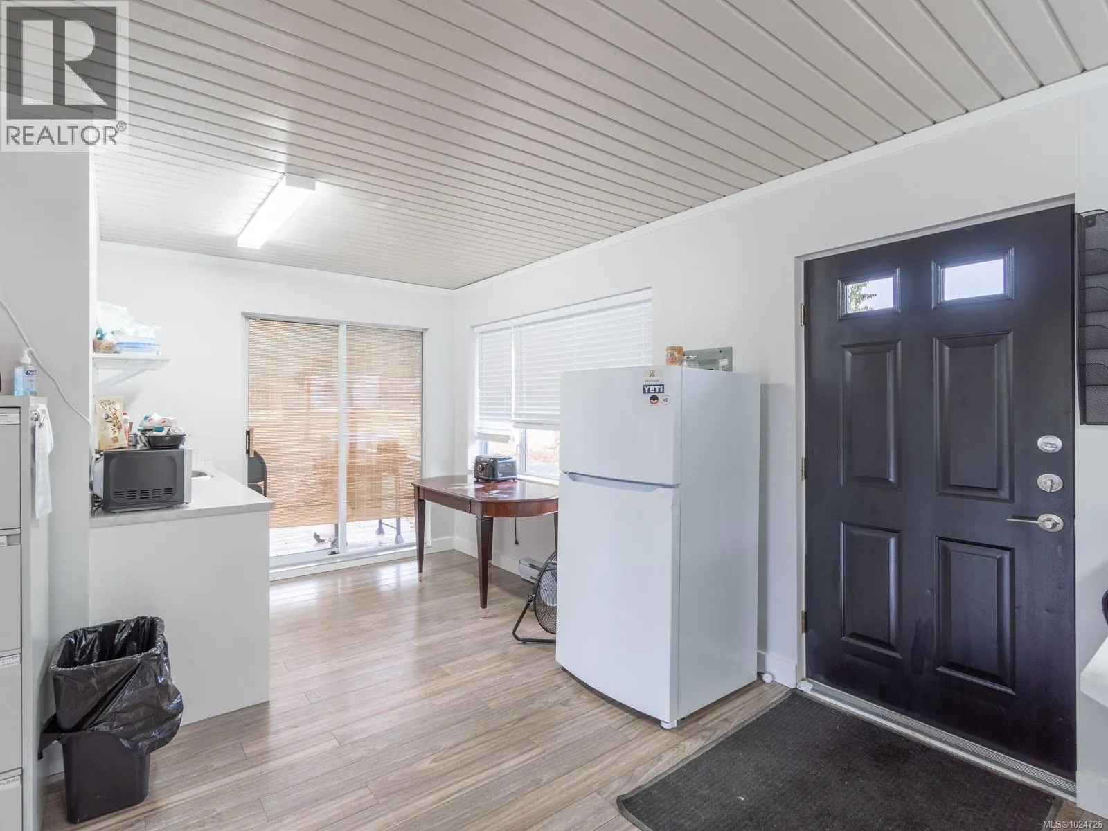 2116 Alberni Hwy