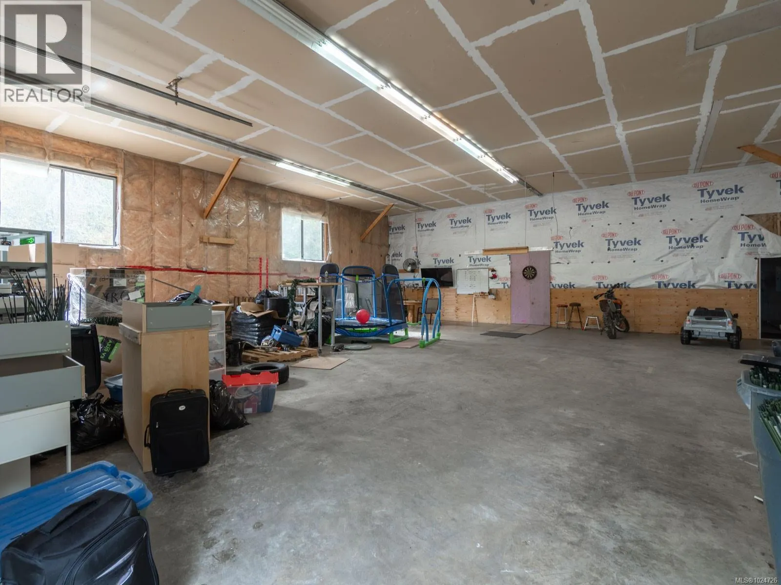2116 Alberni Hwy