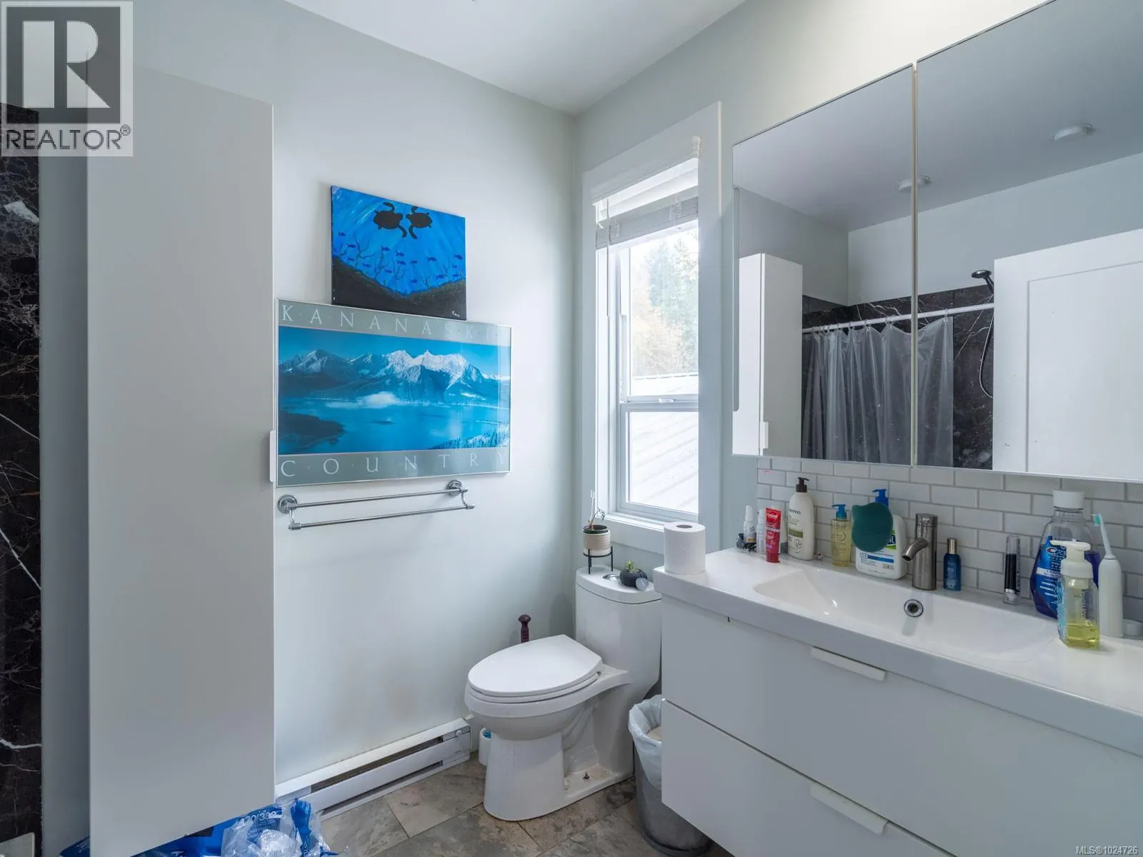 2116 Alberni Hwy