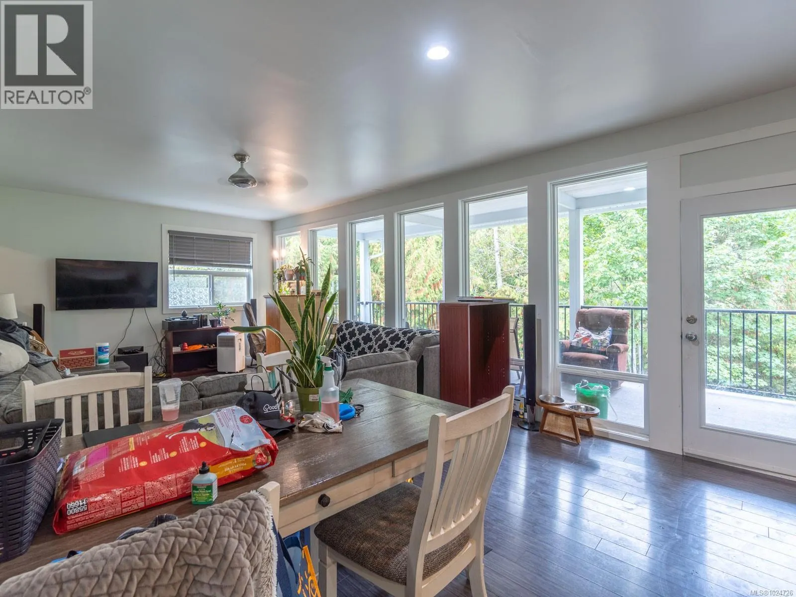 2116 Alberni Hwy