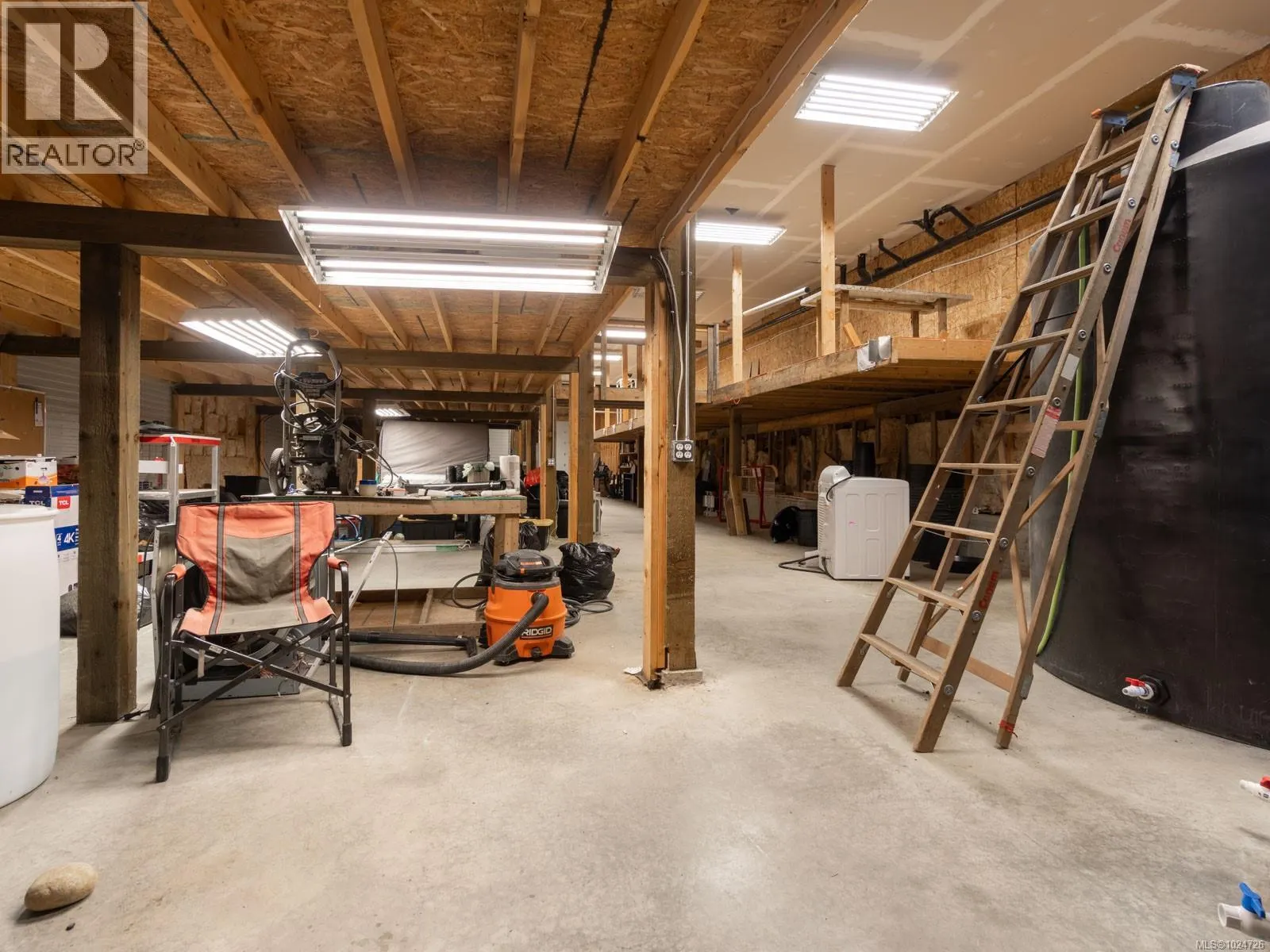 2116 Alberni Hwy