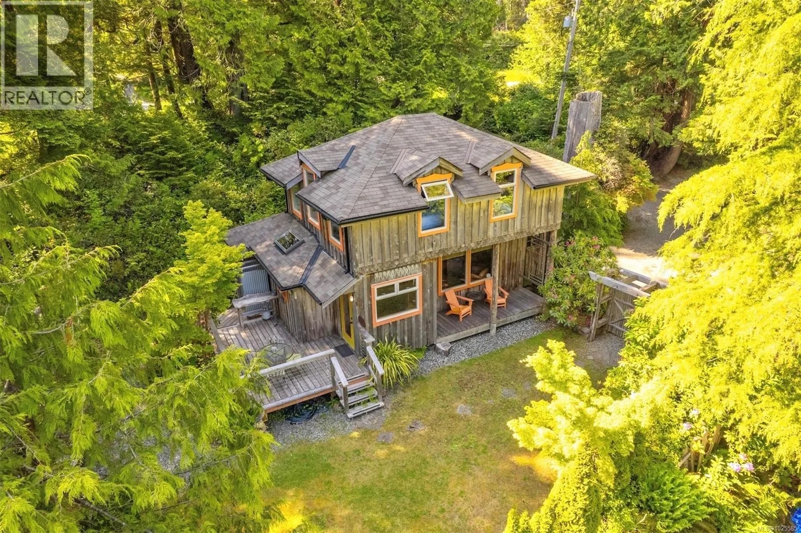 1076 Pacific Rim Hwy