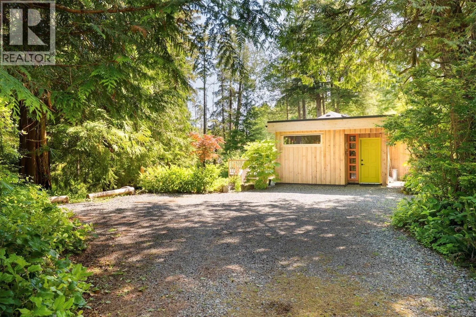 1076 Pacific Rim Hwy