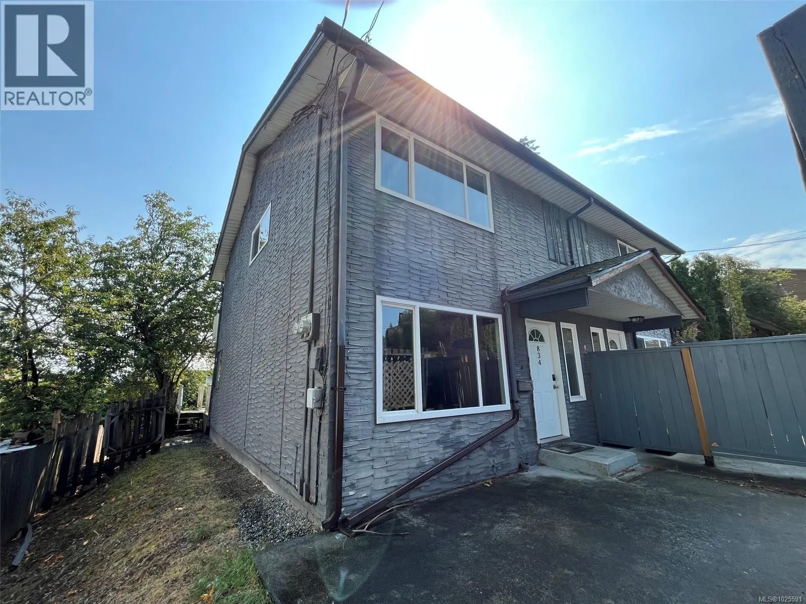 834 Holly Hill Rd