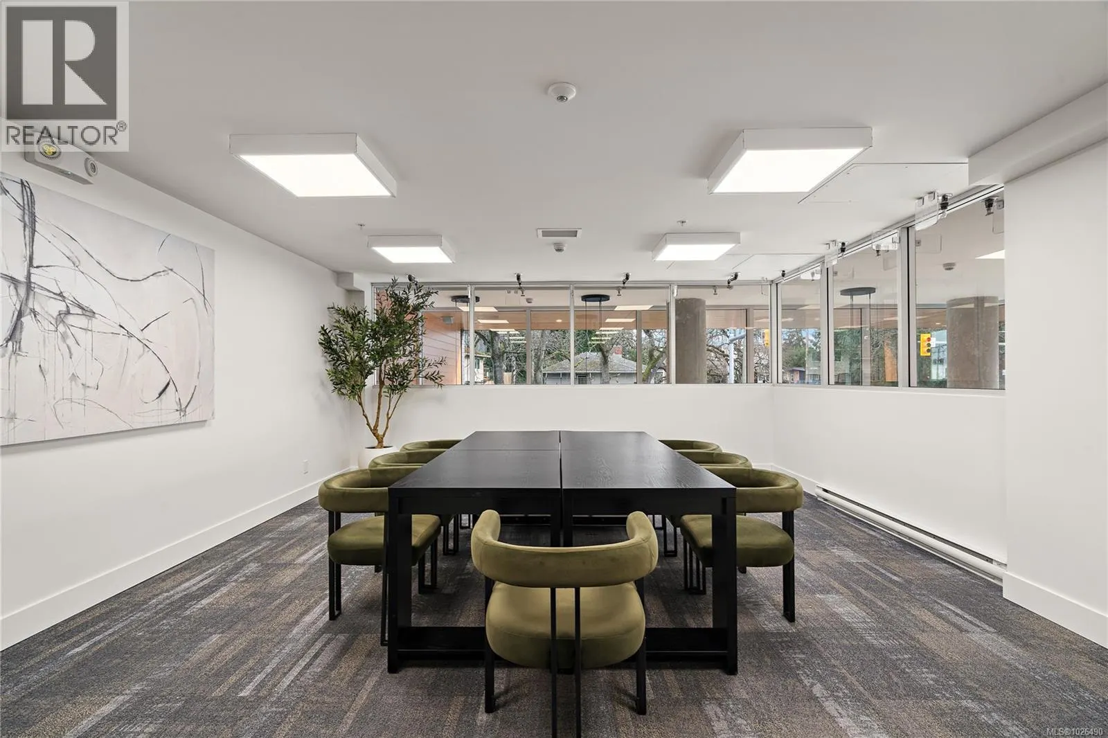 202 1102 Esquimalt Rd