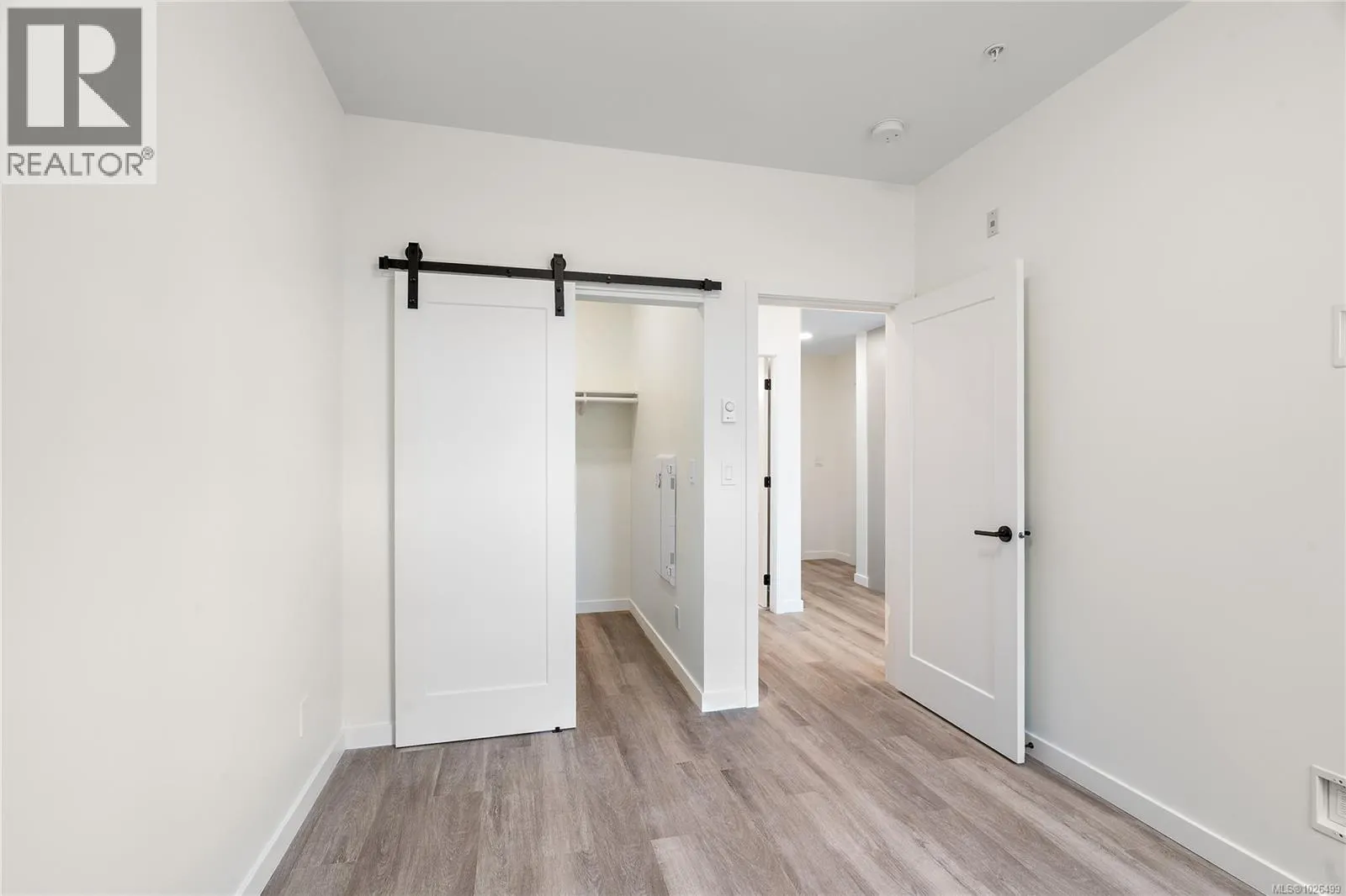 408 1102 Esquimalt Rd