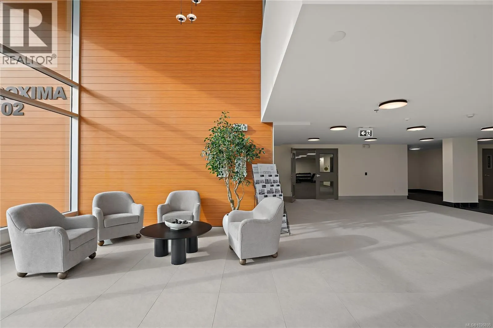 203 1102 Esquimalt Rd