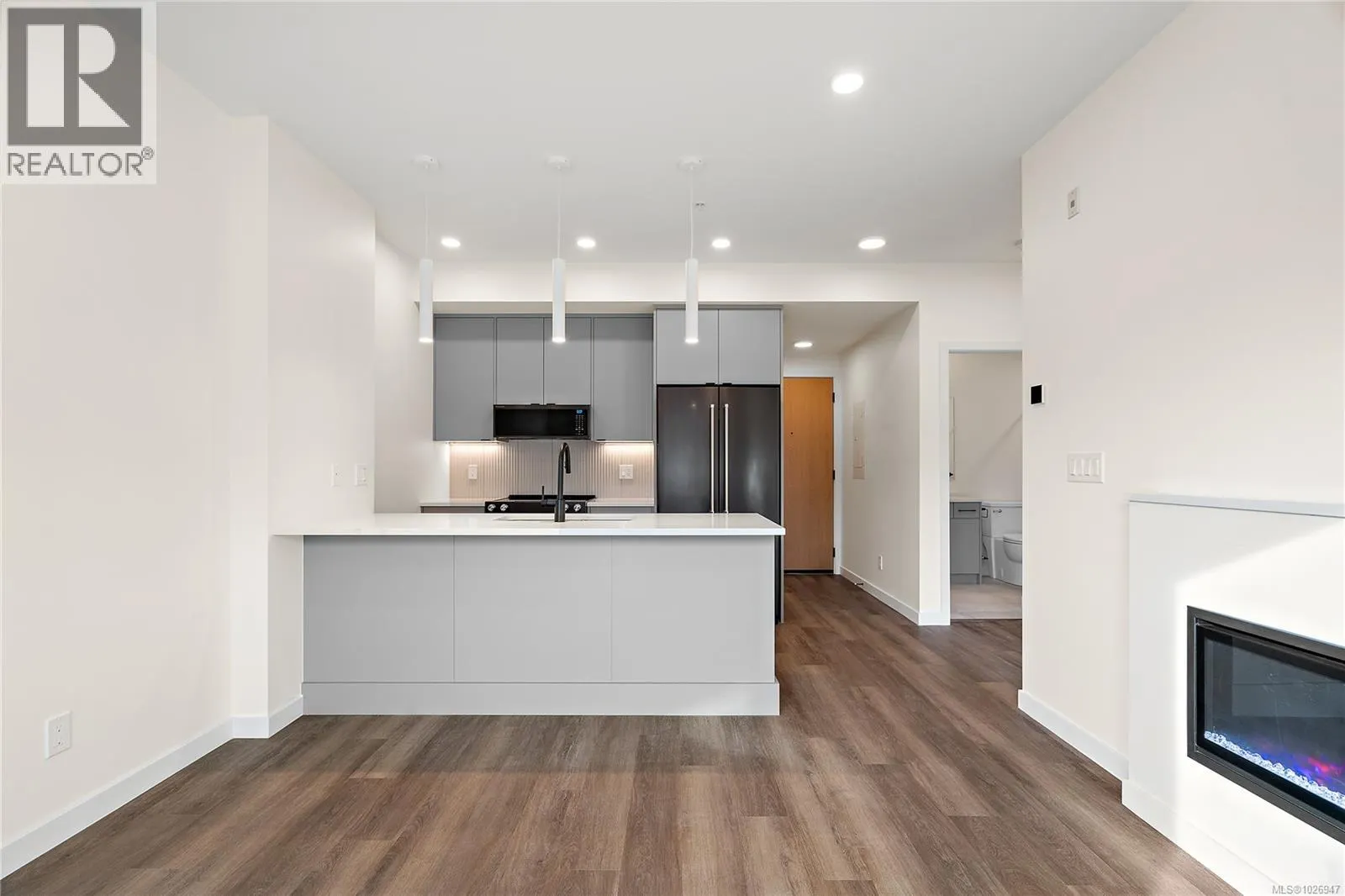 307 1102 Esquimalt Rd