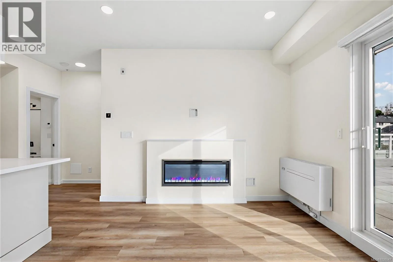 307 1102 Esquimalt Rd