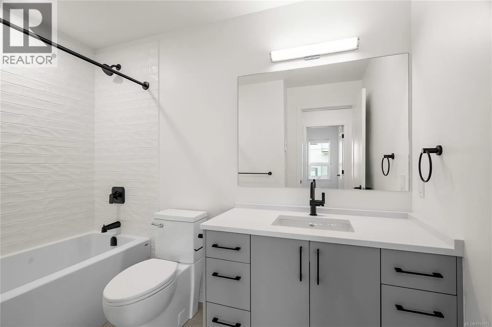 312 1102 Esquimalt Rd