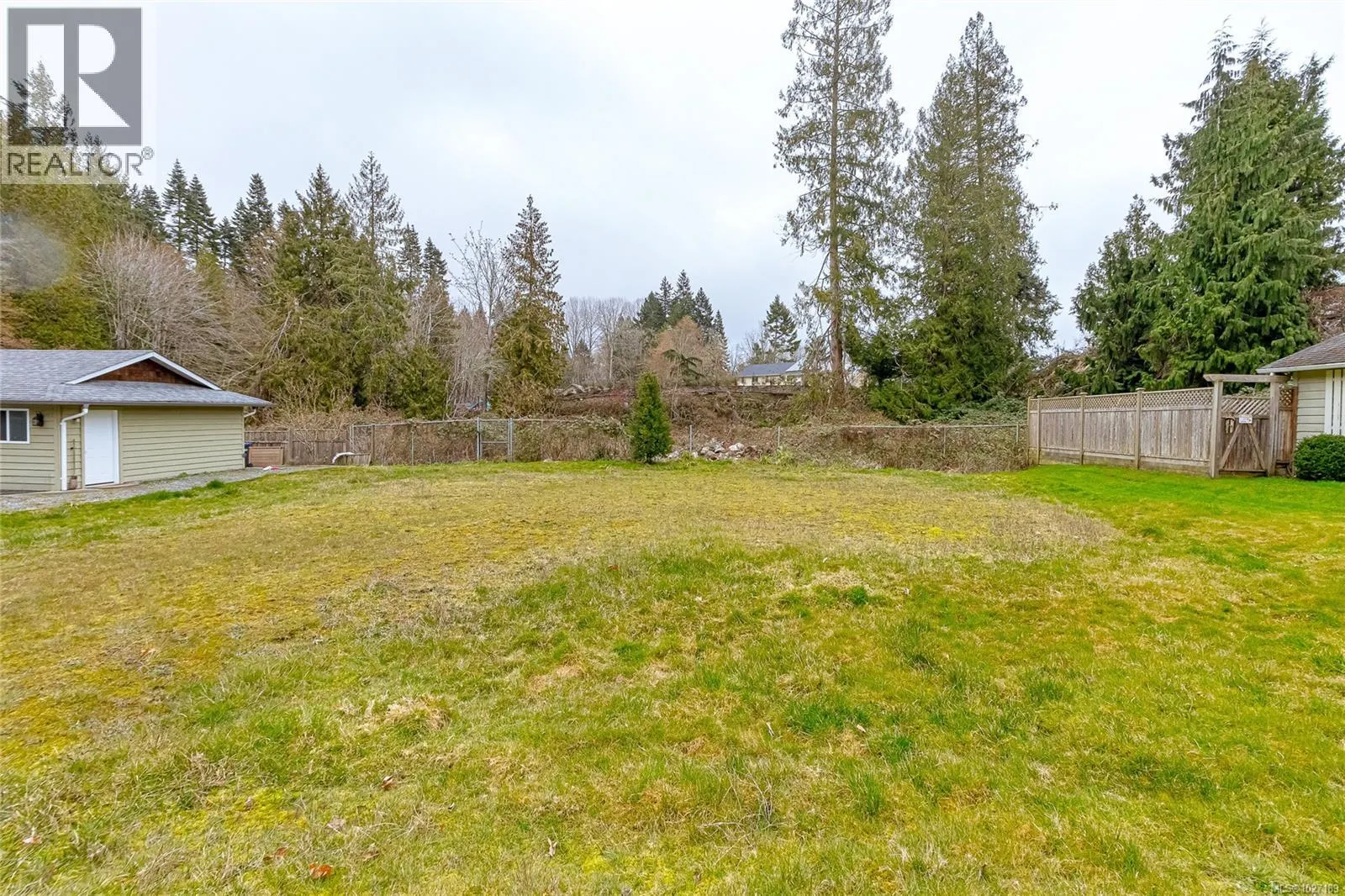 24 493 PIONEER Cres