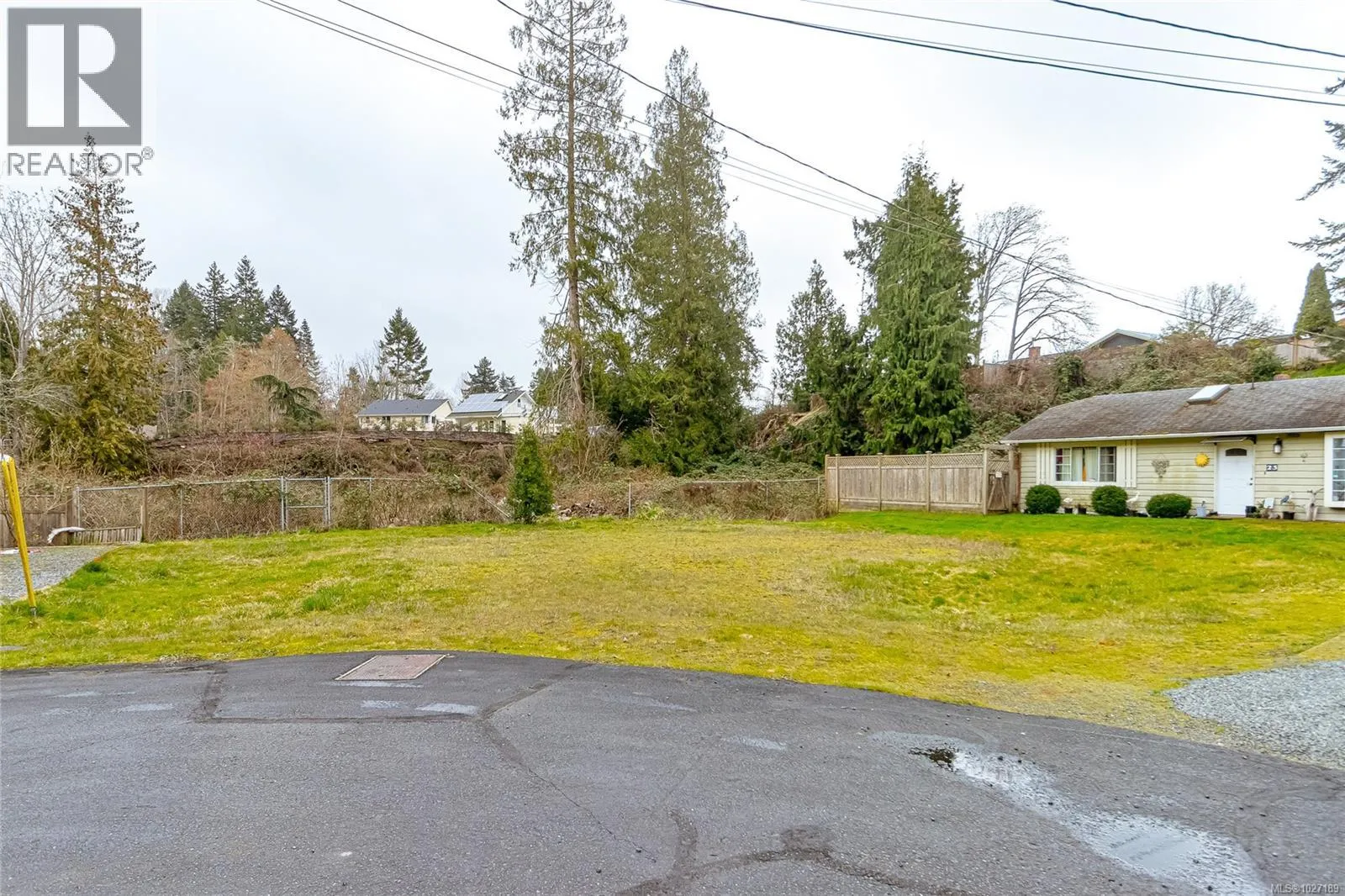24 493 PIONEER Cres