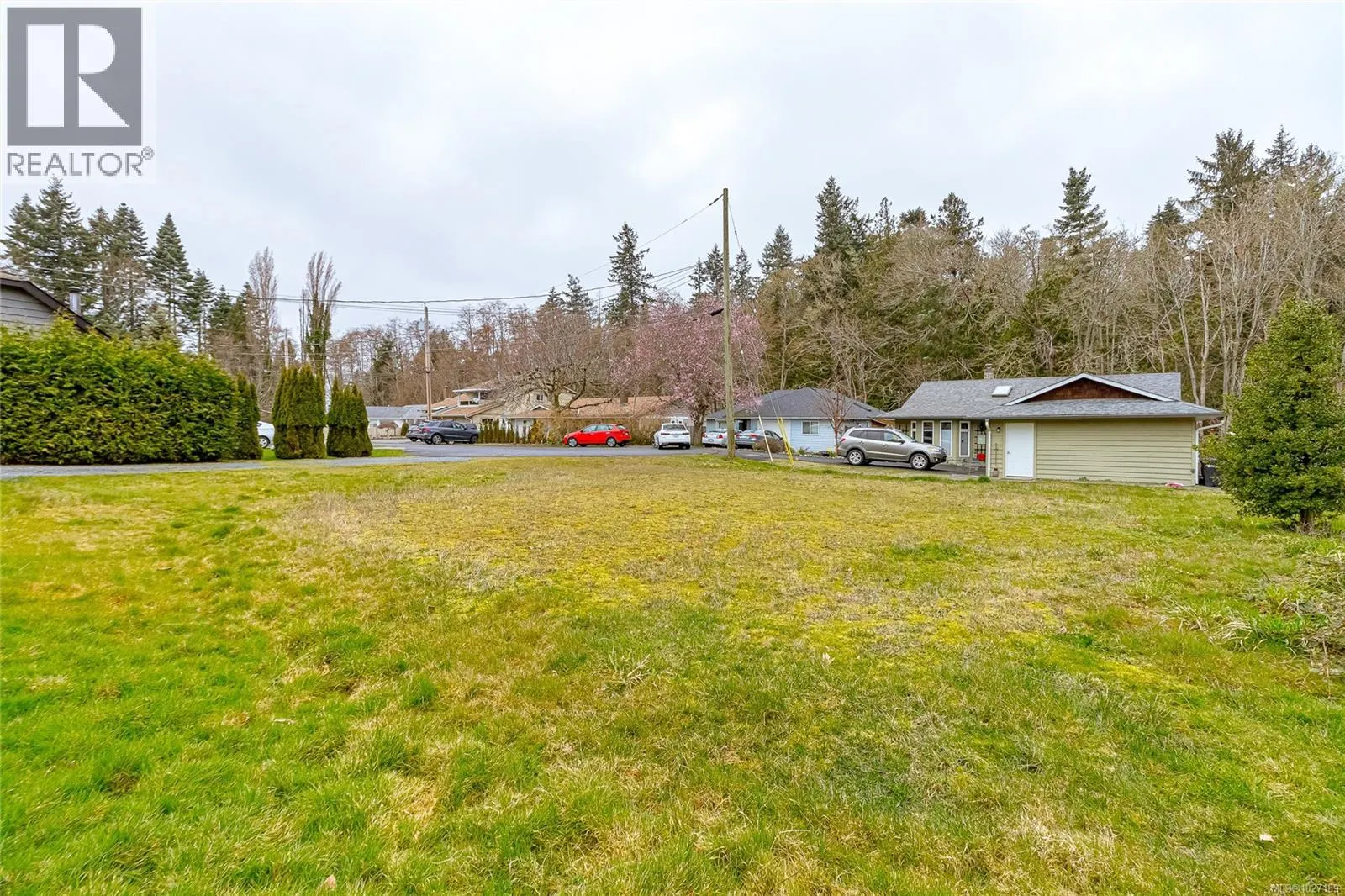 24 493 PIONEER Cres