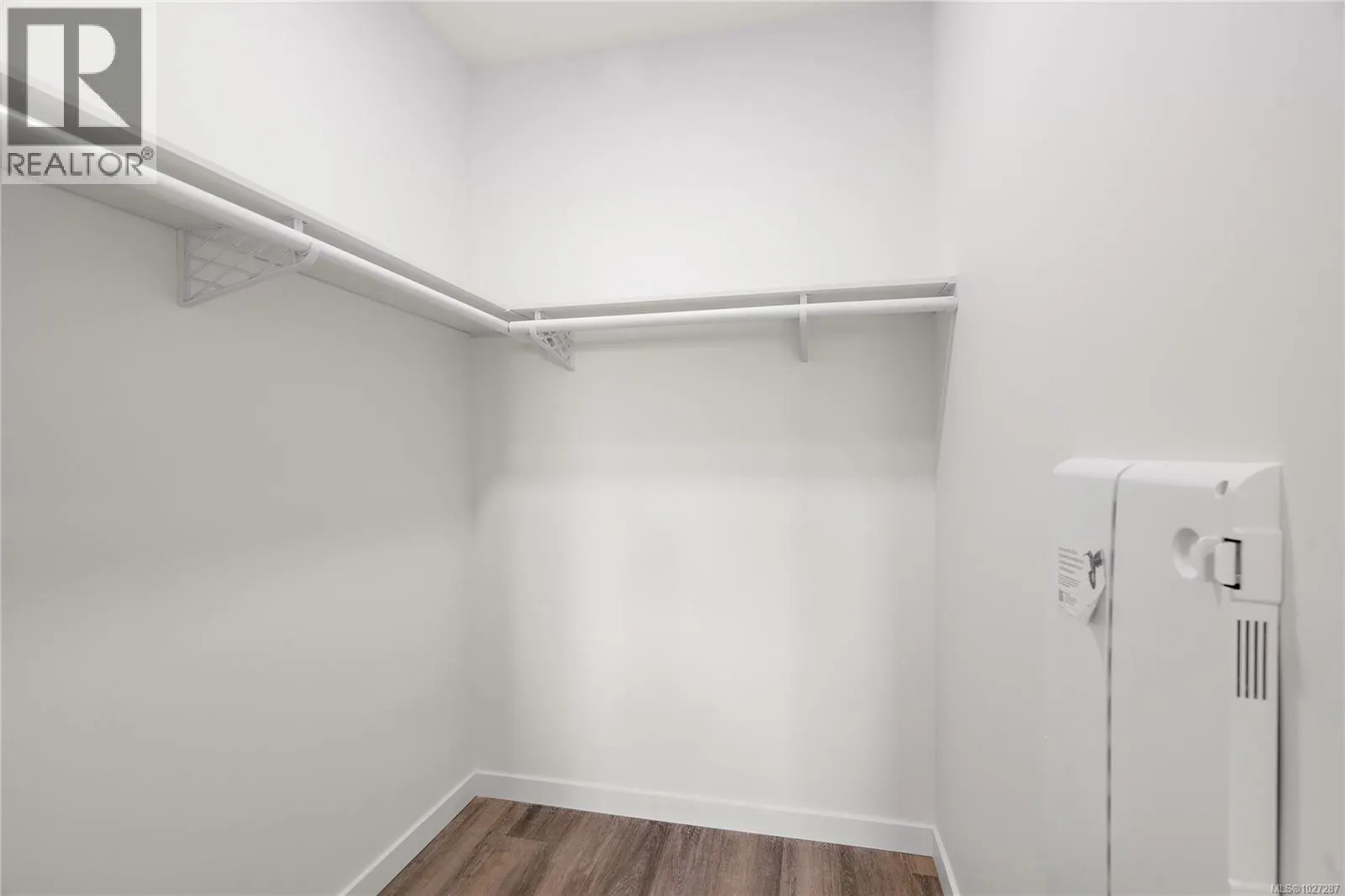 404 1102 Esquimalt Rd