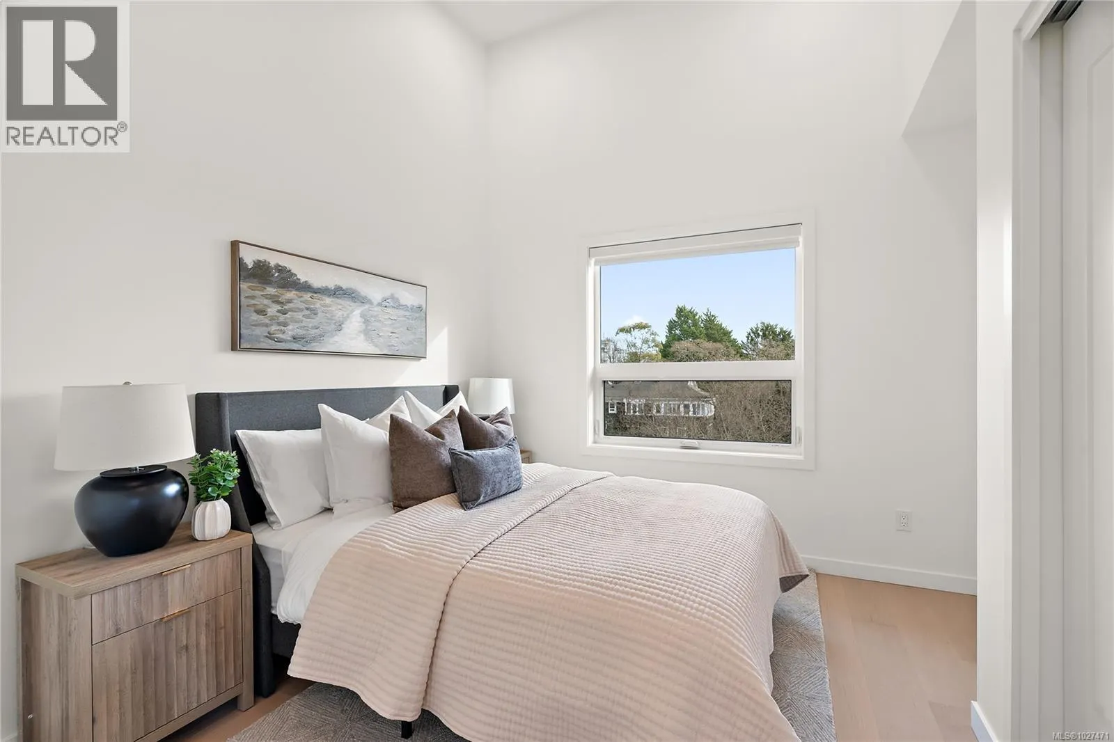 502 1102 Esquimalt Rd