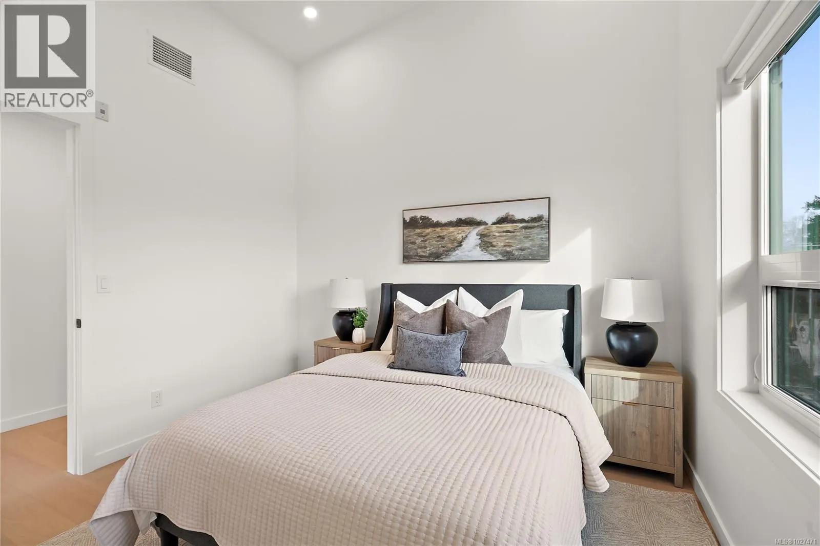 502 1102 Esquimalt Rd