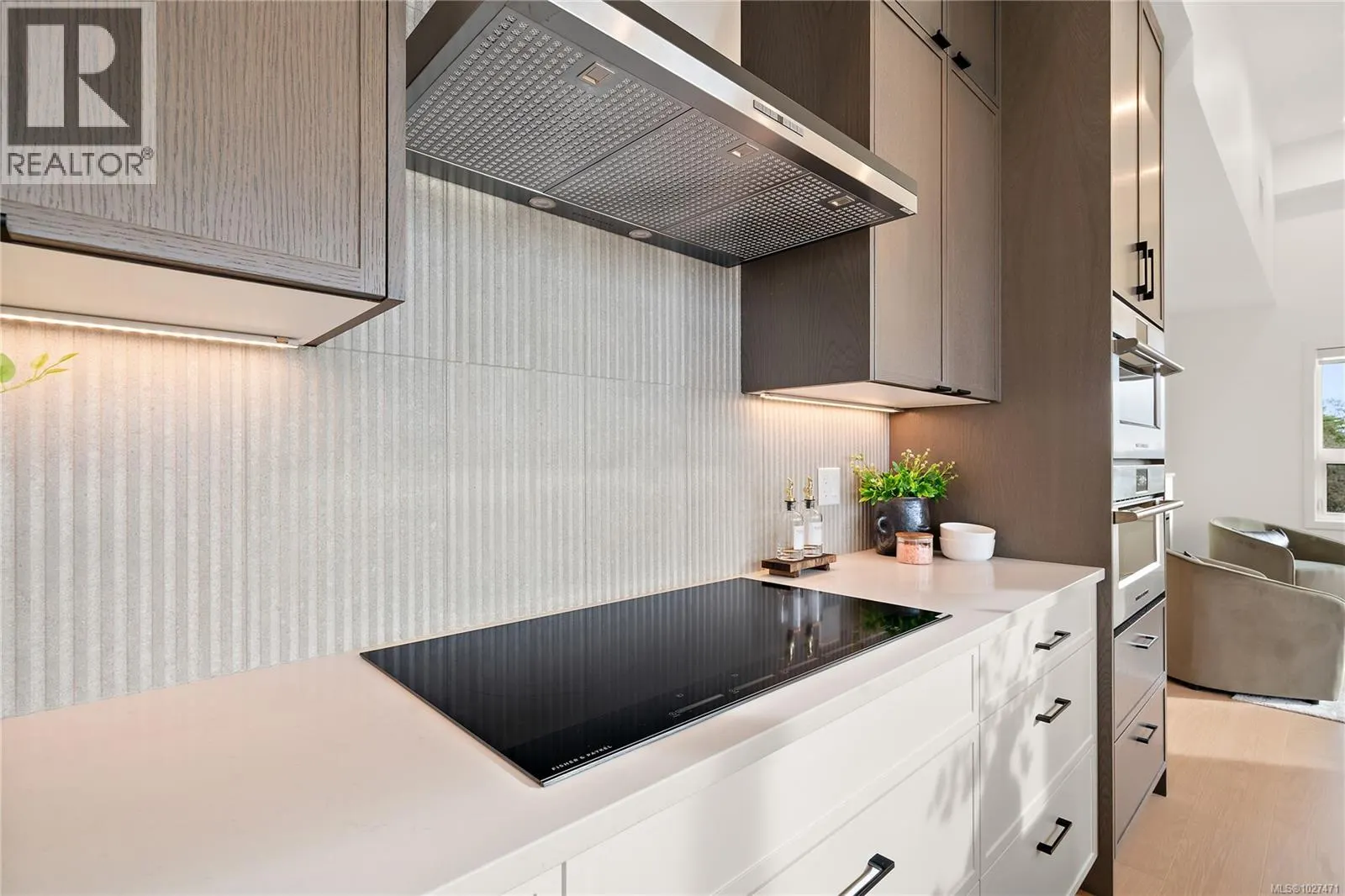 502 1102 Esquimalt Rd
