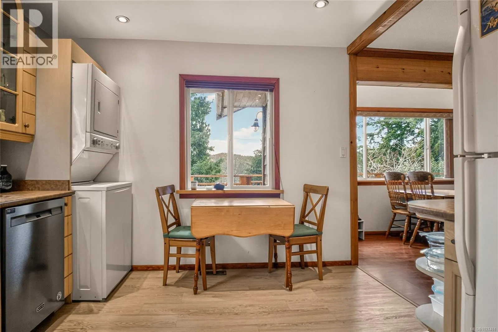 212 Albion Cres