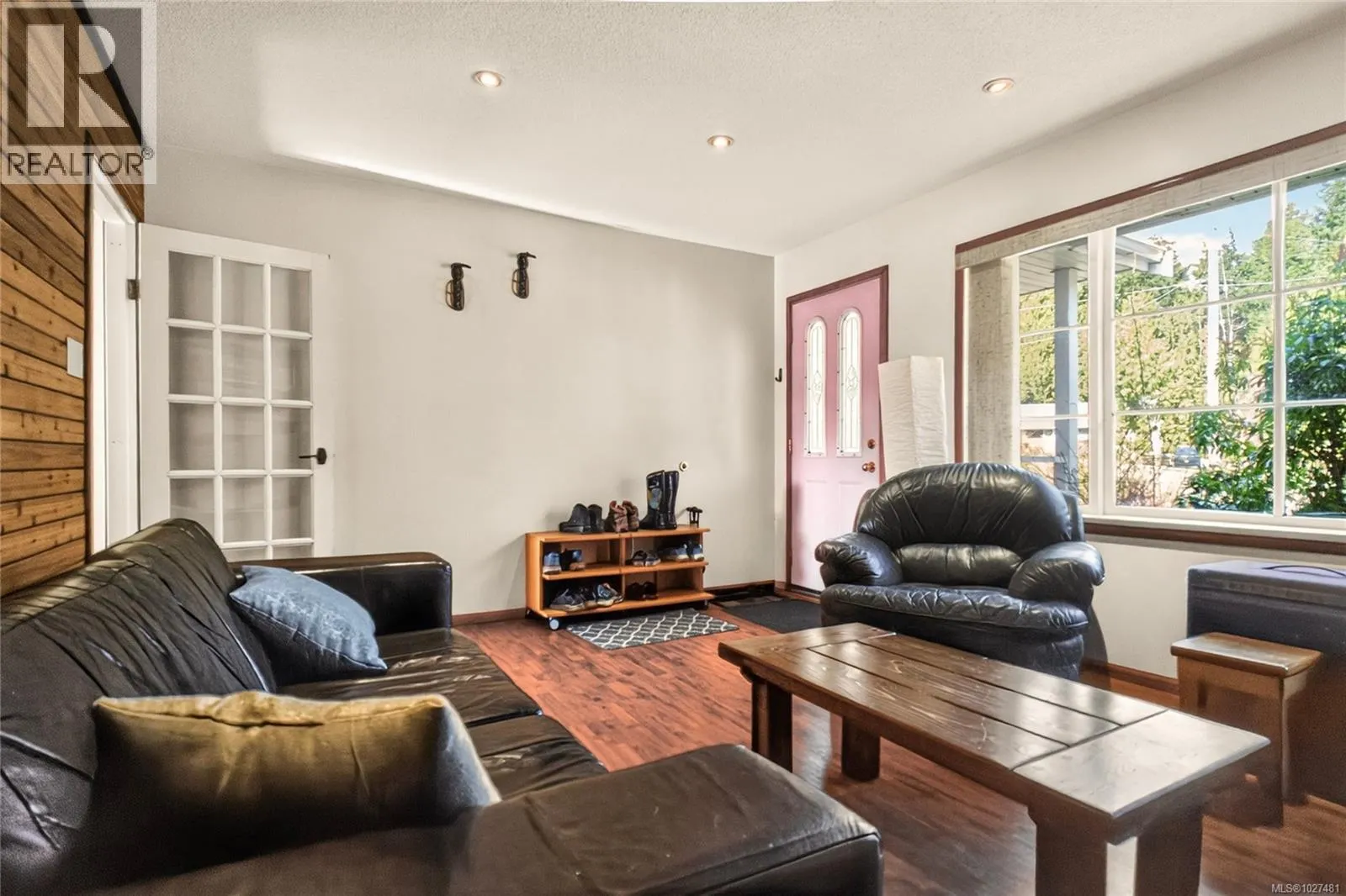 212 Albion Cres