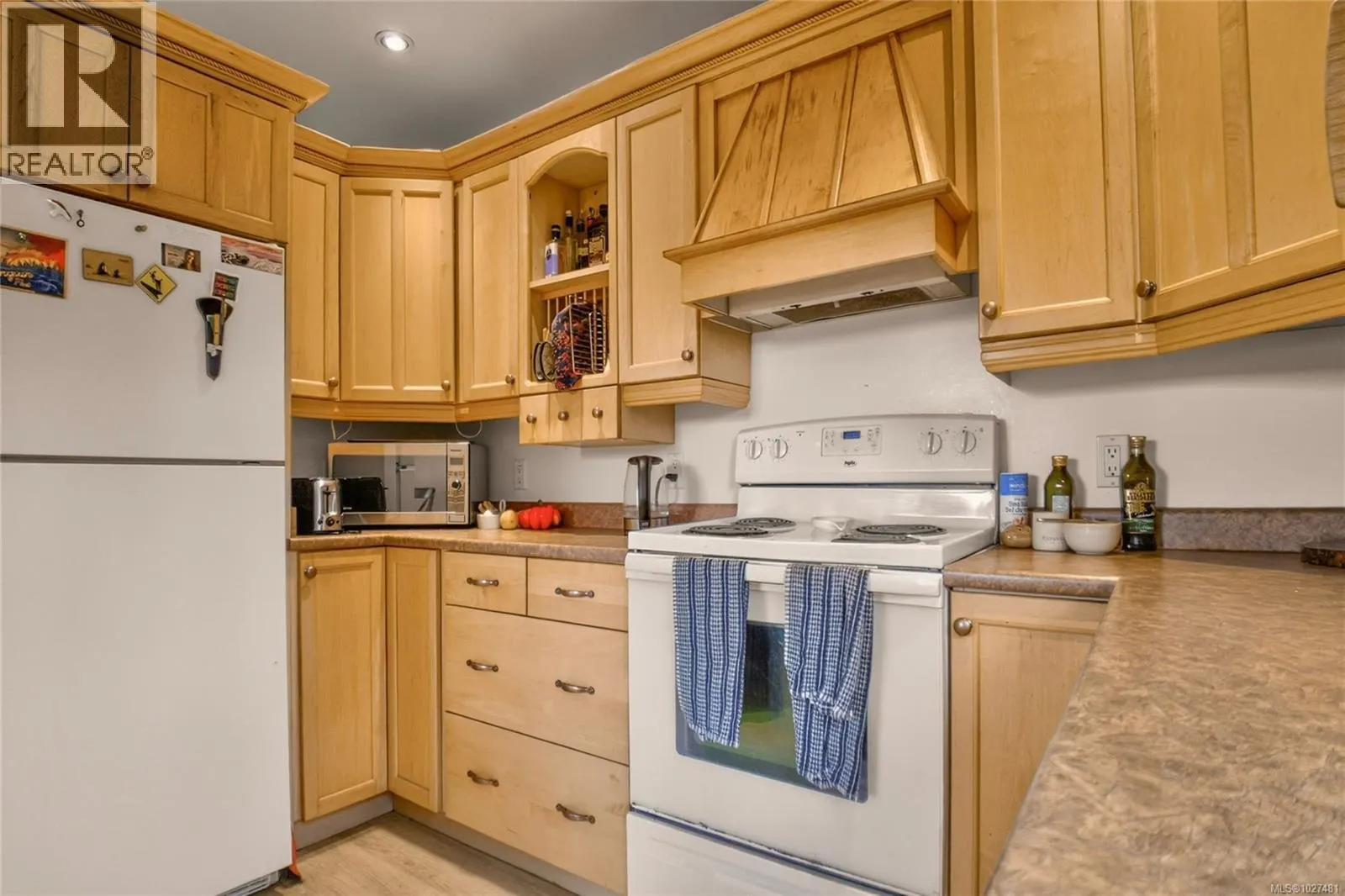 212 Albion Cres