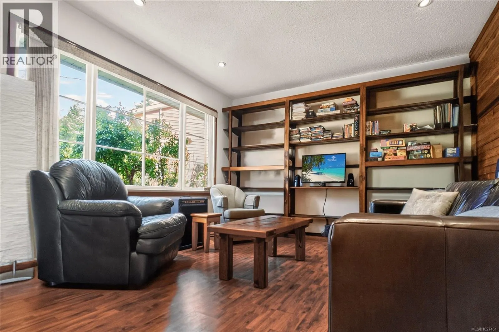 212 Albion Cres