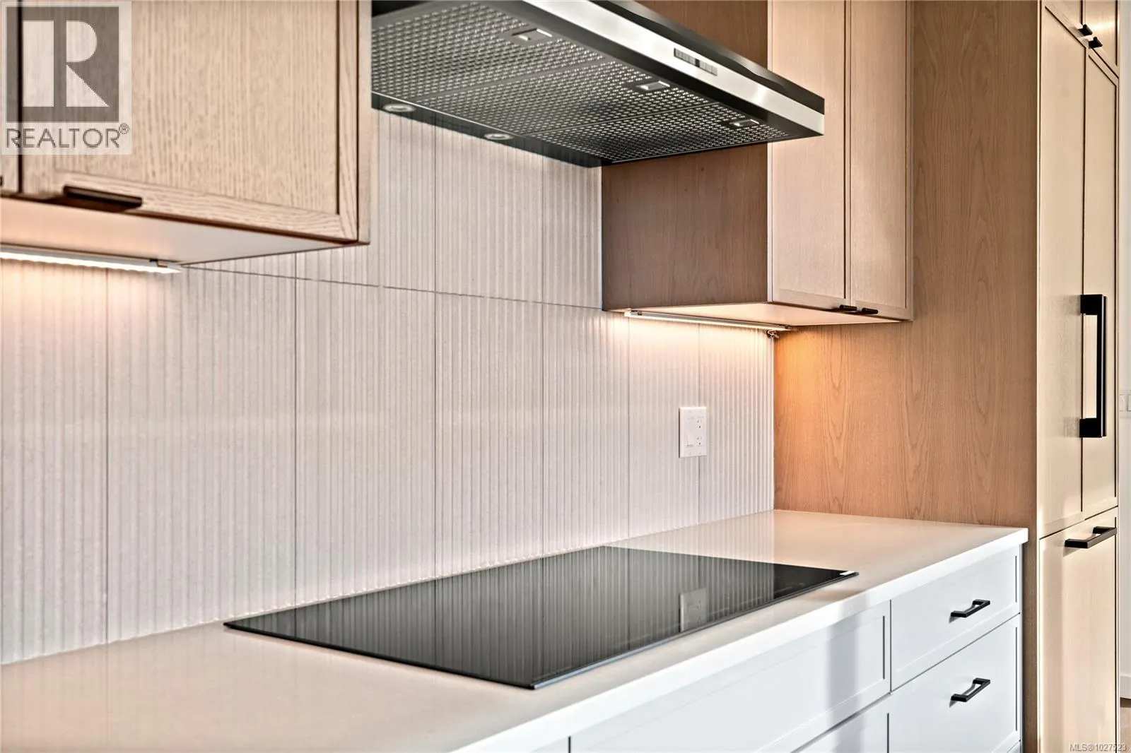501 1102 Esquimalt Rd