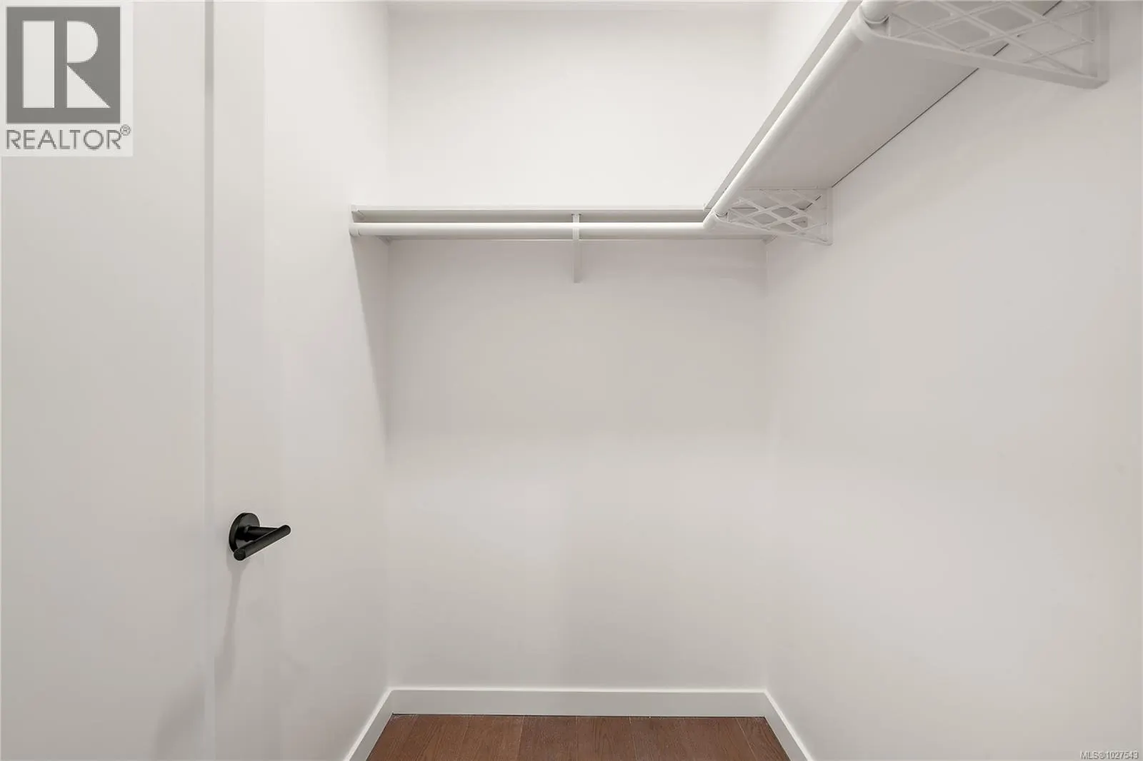 503 1102 Esquimalt Rd