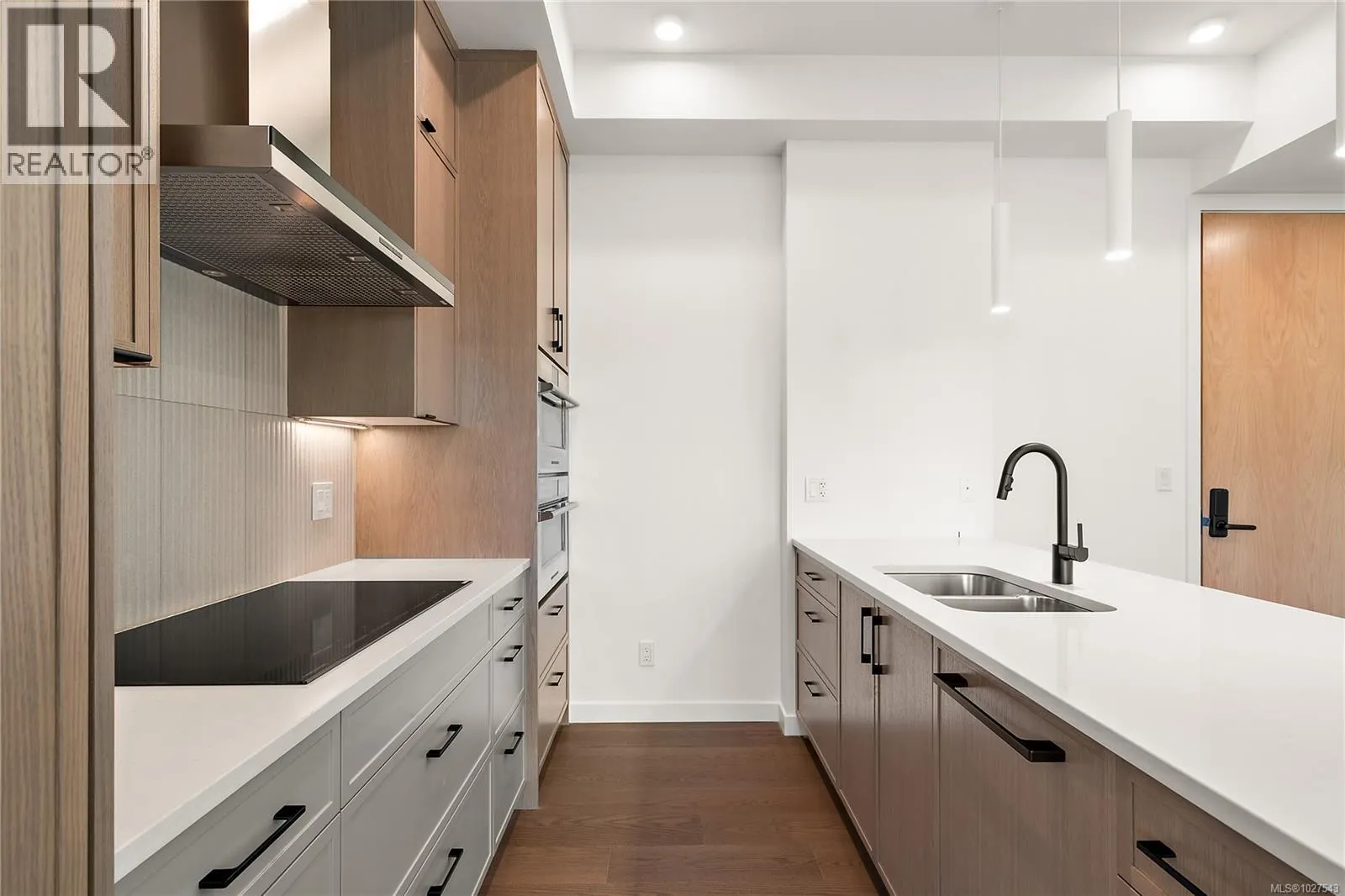 503 1102 Esquimalt Rd