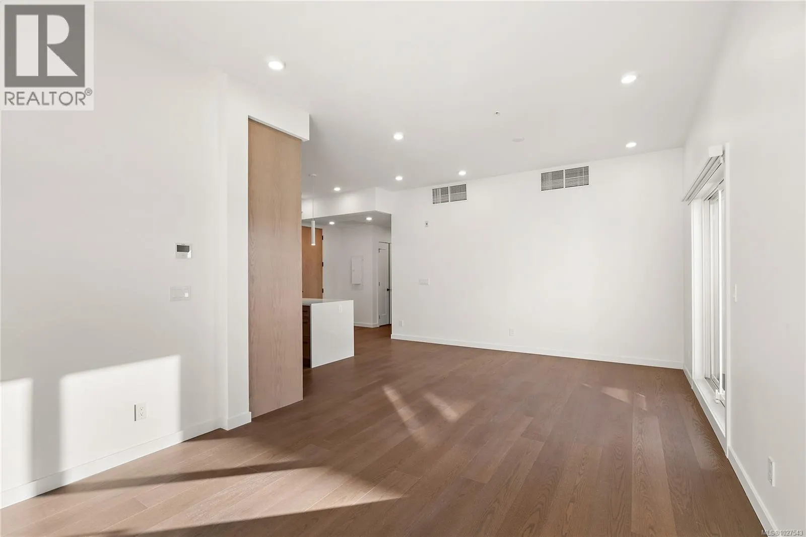 503 1102 Esquimalt Rd